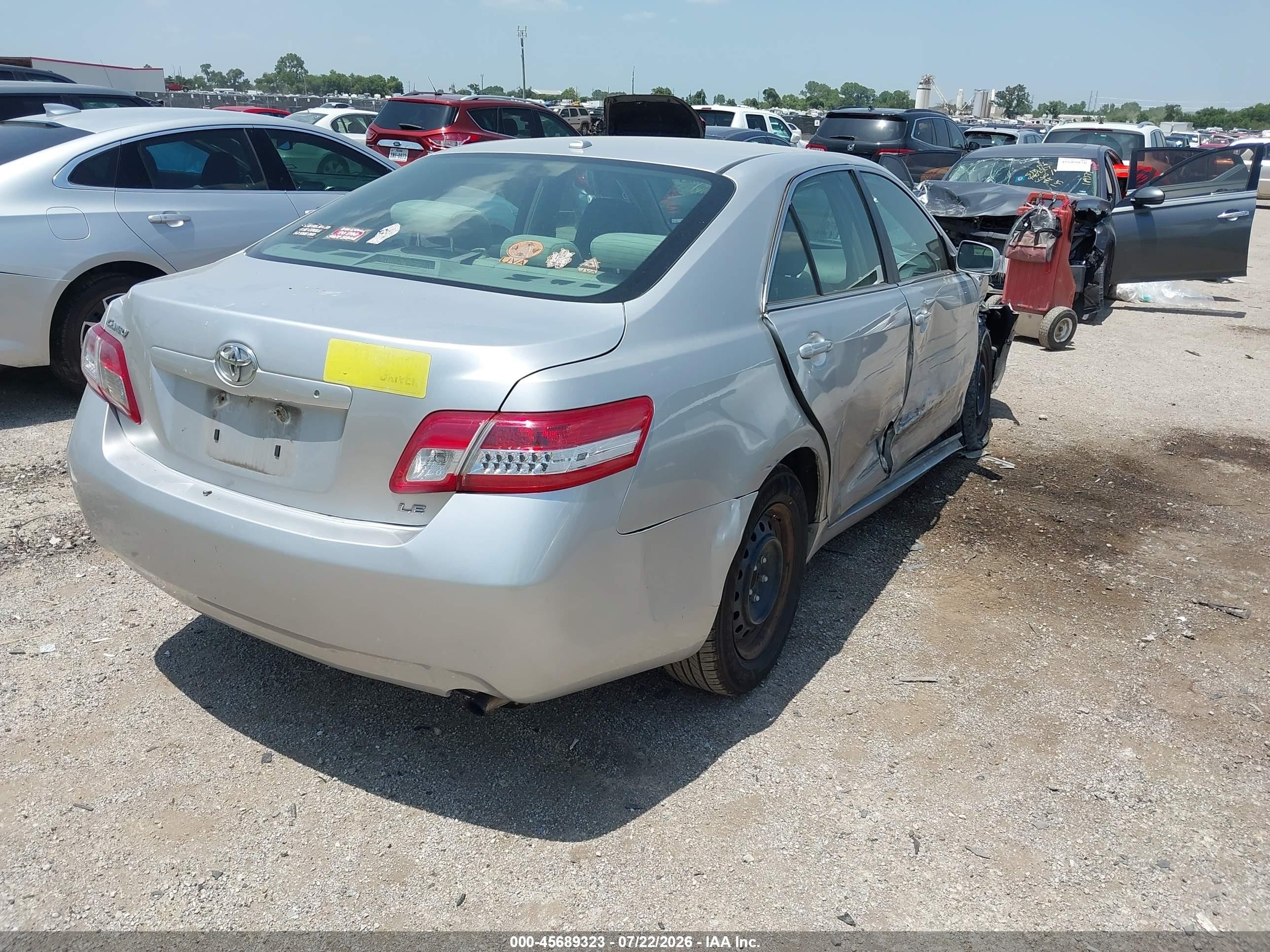 2011 Toyota Camry Le Серебряный vin: 4T4BF3EK2BR099520