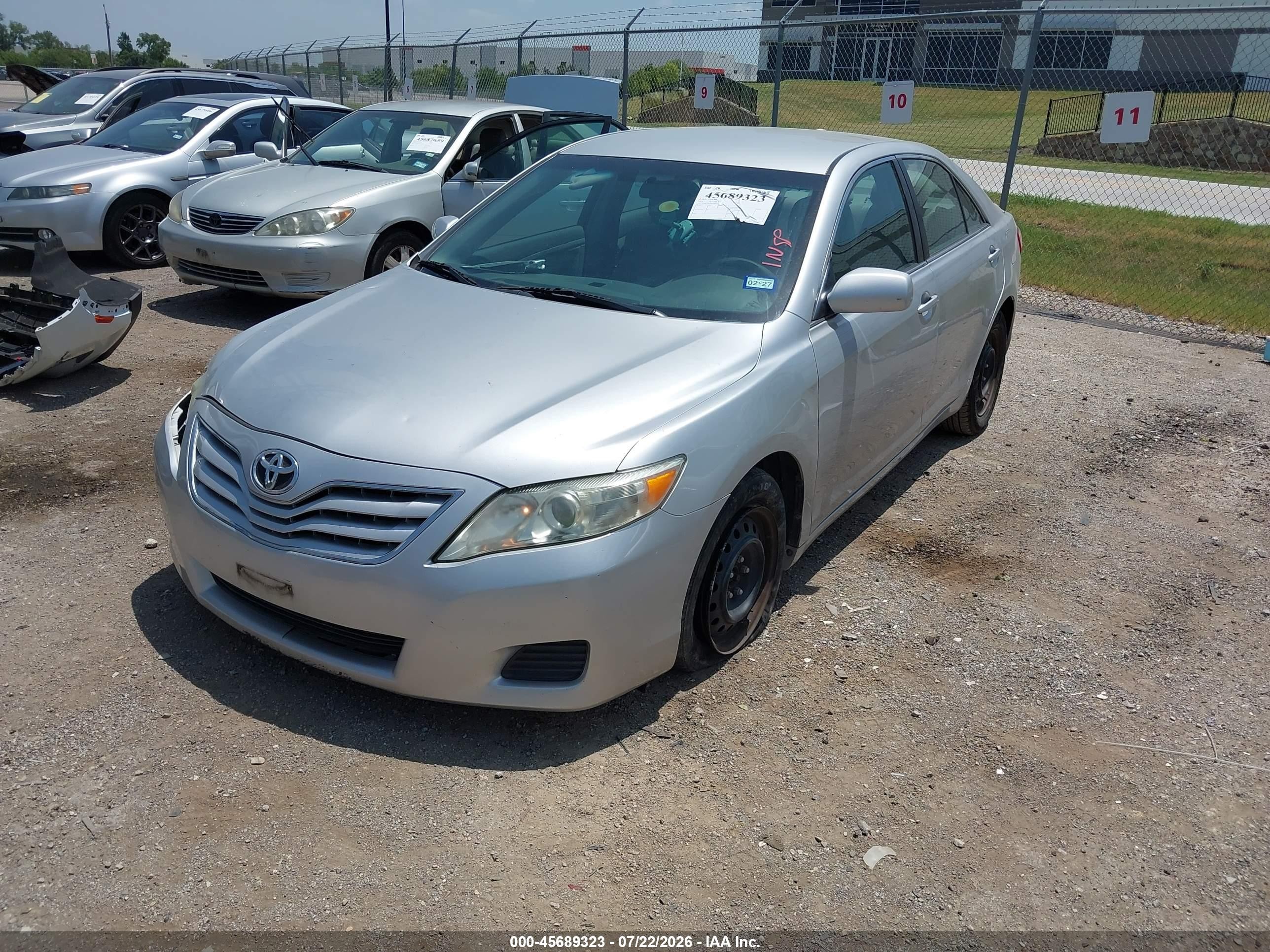 2011 Toyota Camry Le Серебряный vin: 4T4BF3EK2BR099520