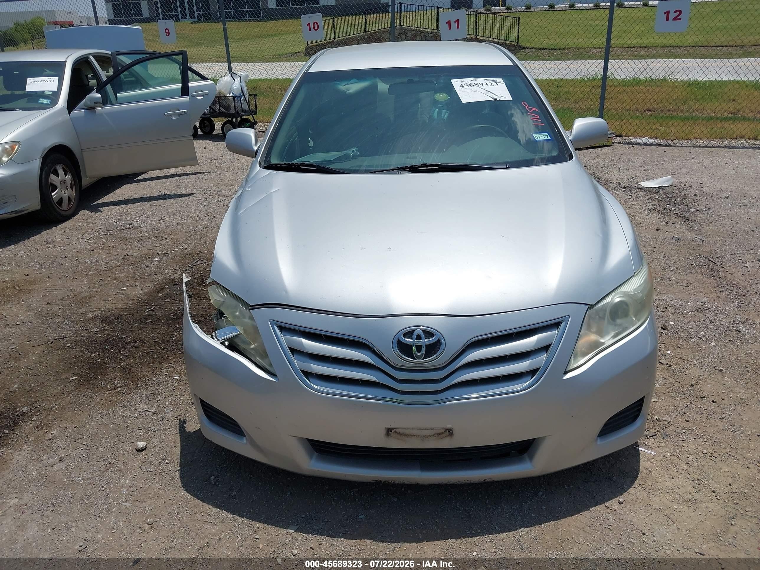 2011 Toyota Camry Le Серебряный vin: 4T4BF3EK2BR099520