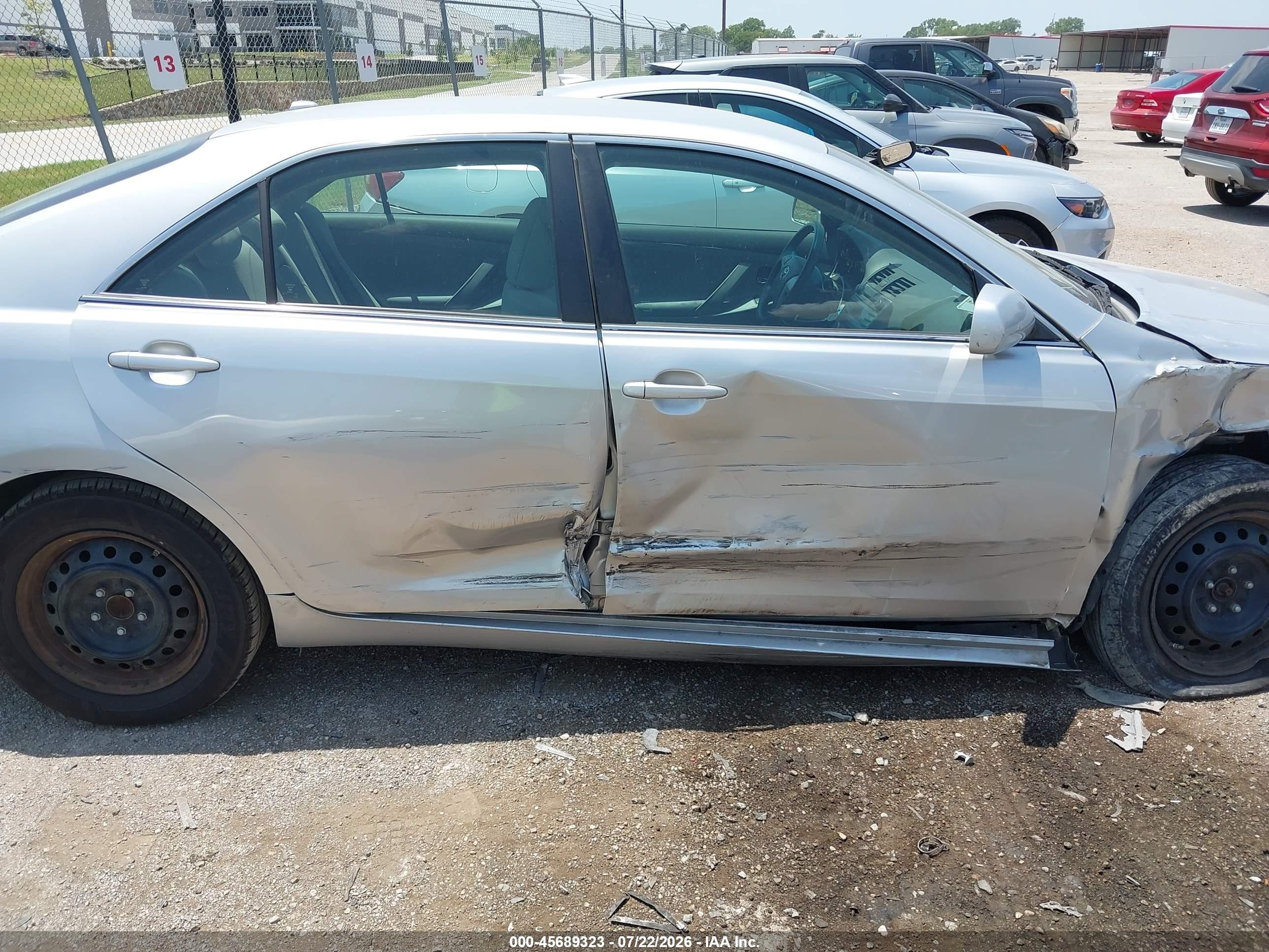 2011 Toyota Camry Le Серебряный vin: 4T4BF3EK2BR099520