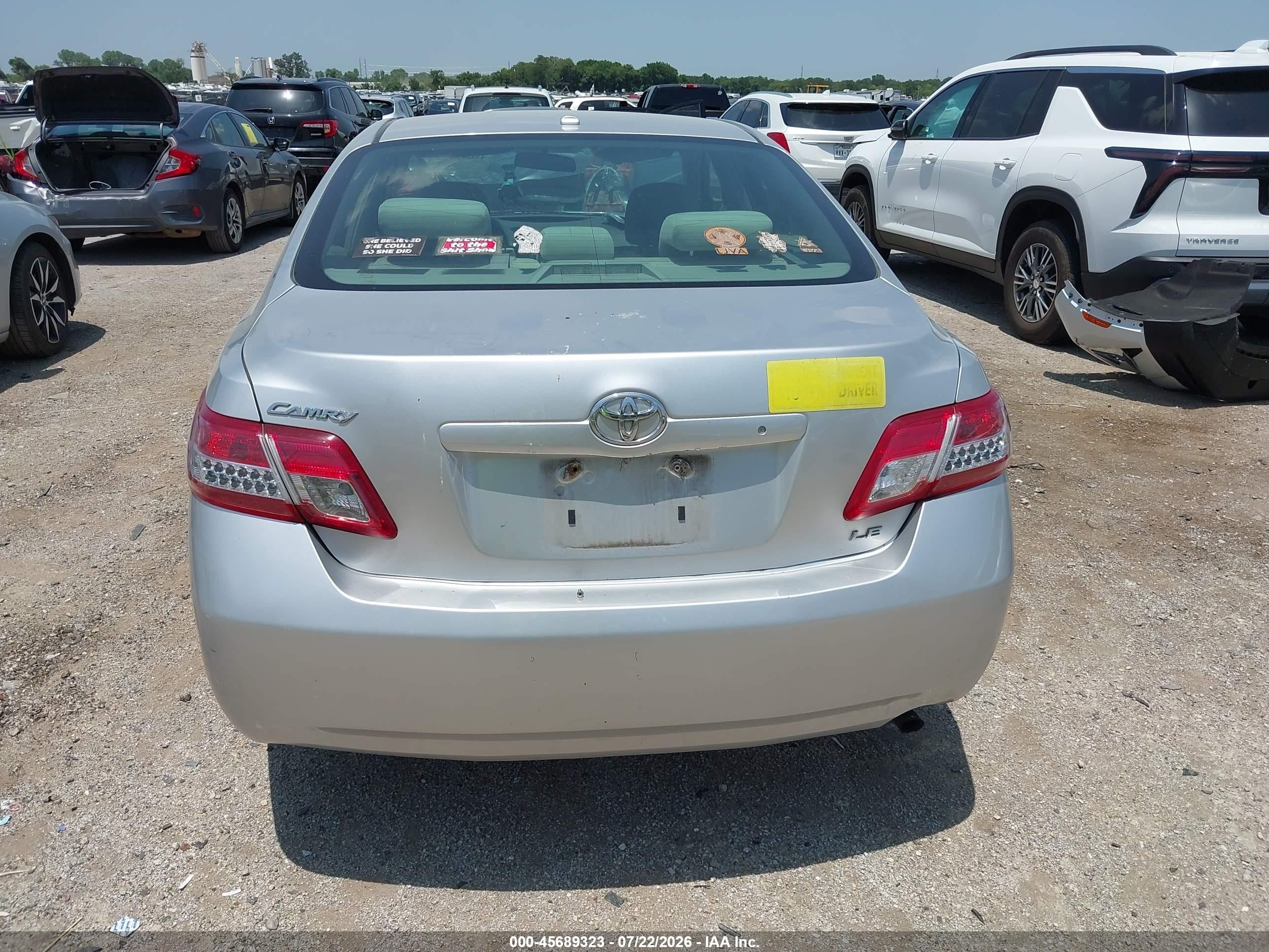 2011 Toyota Camry Le Серебряный vin: 4T4BF3EK2BR099520