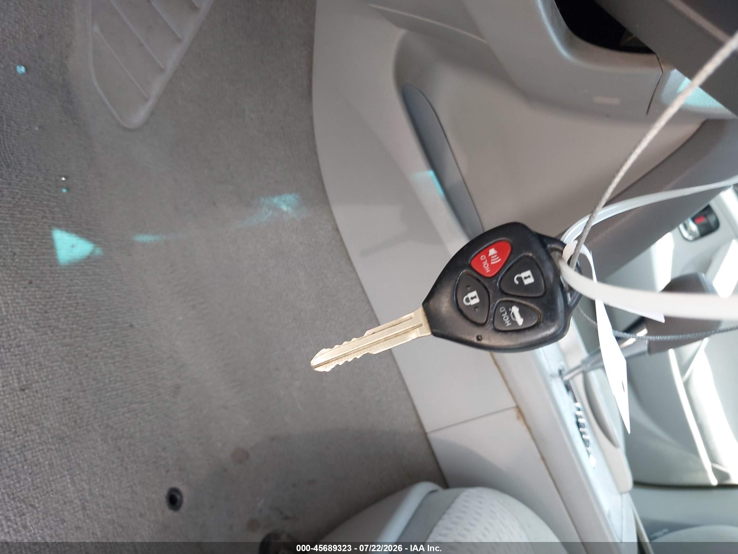 2011 Toyota Camry Le Серебряный vin: 4T4BF3EK2BR099520