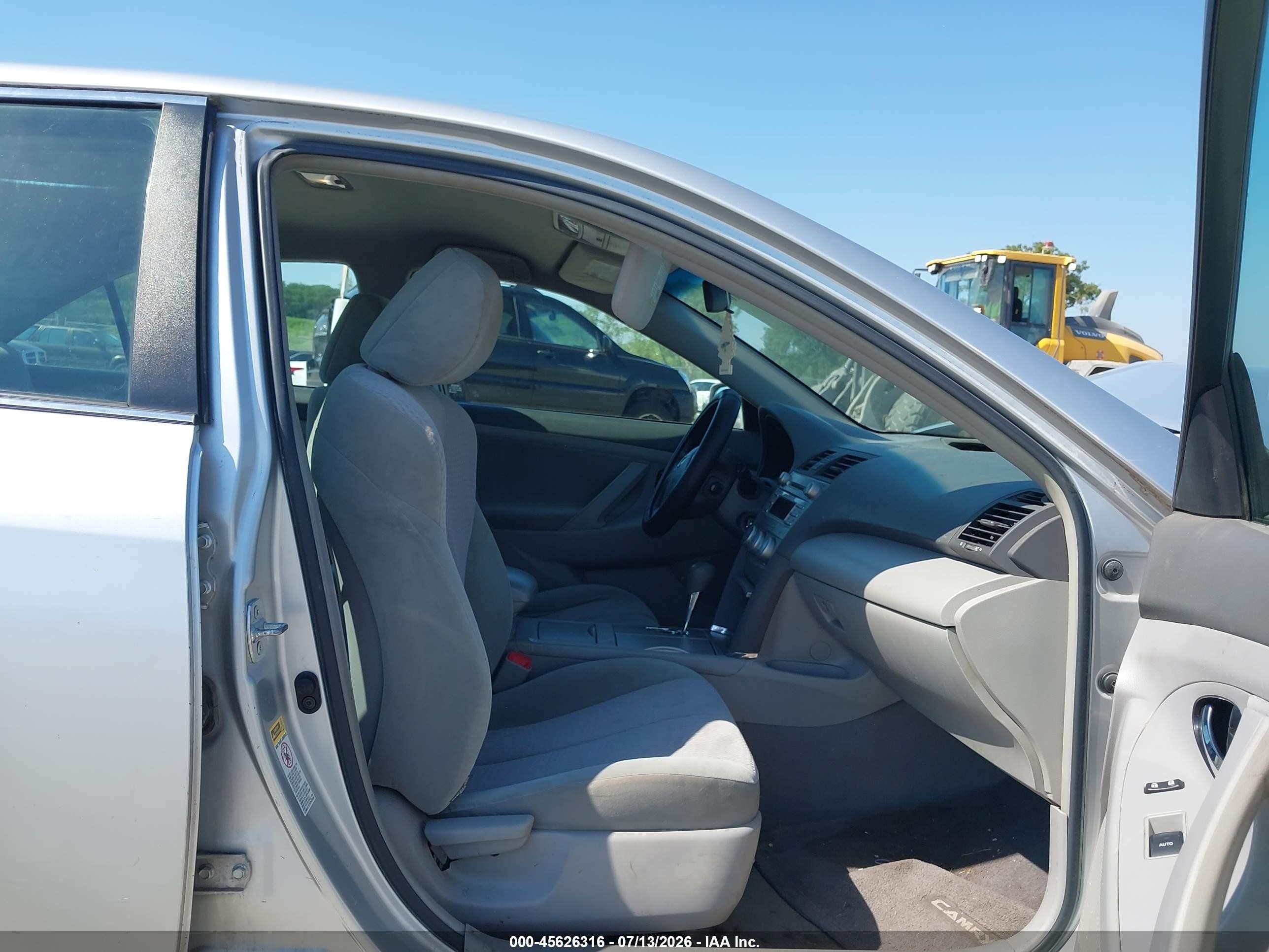 2011 Toyota Camry Le Silver vin: 4T4BF3EK2BR100553