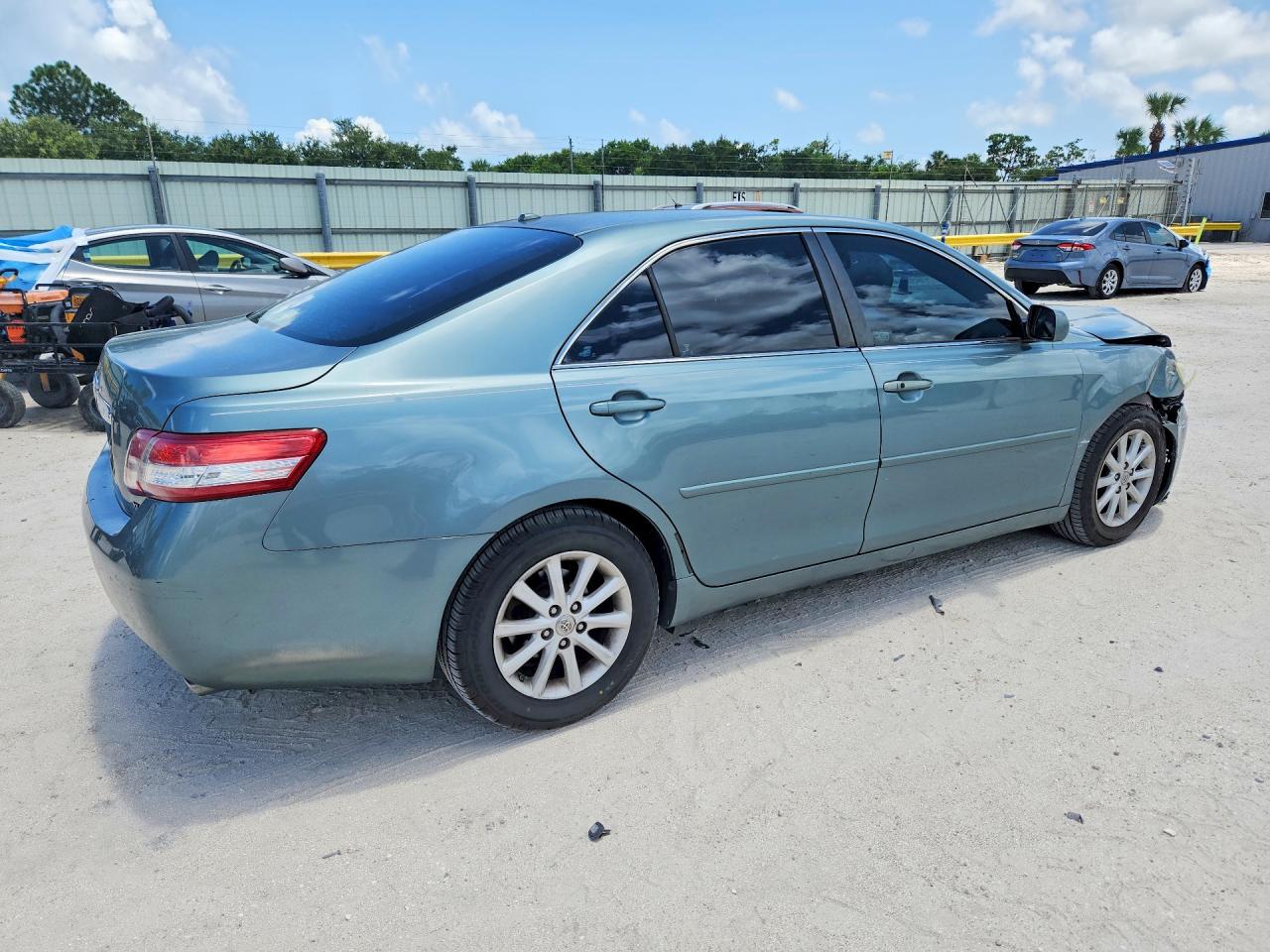 2011 Toyota Camry Xle Зеленый vin: 4T4BF3EK2BR102237