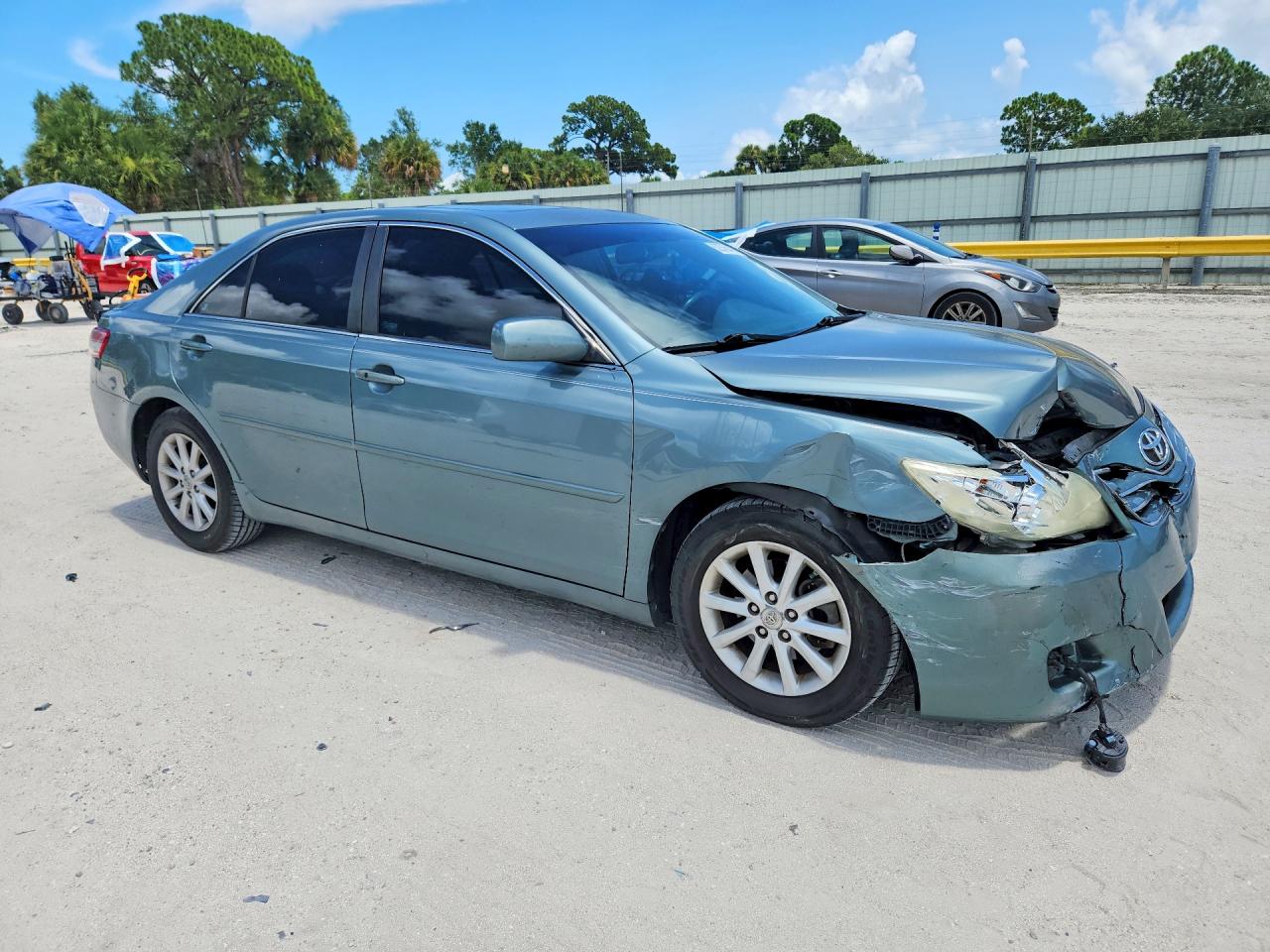2011 Toyota Camry Xle Зеленый vin: 4T4BF3EK2BR102237