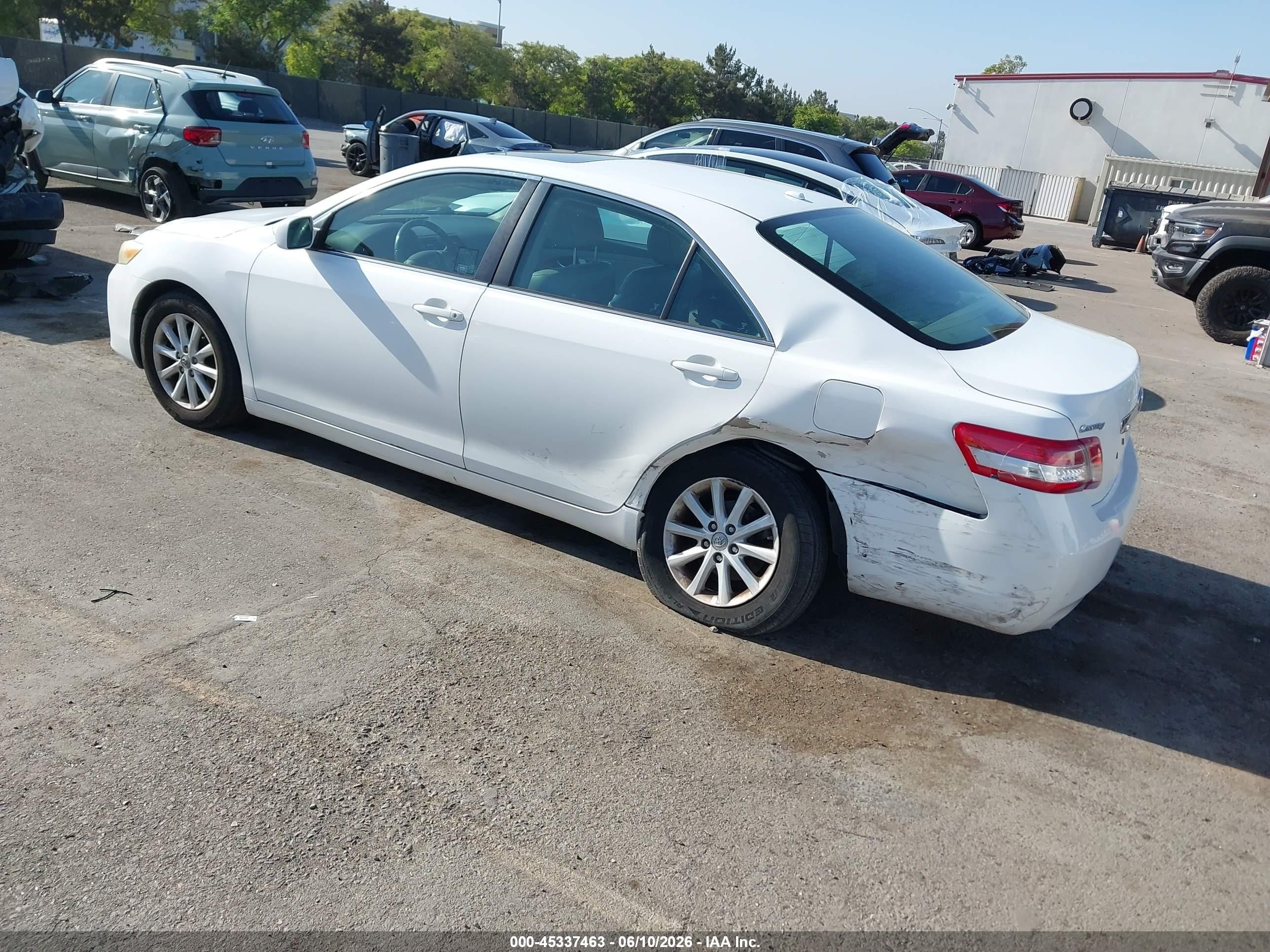 2011 Toyota Camry Xle White vin: 4T4BF3EK2BR108880