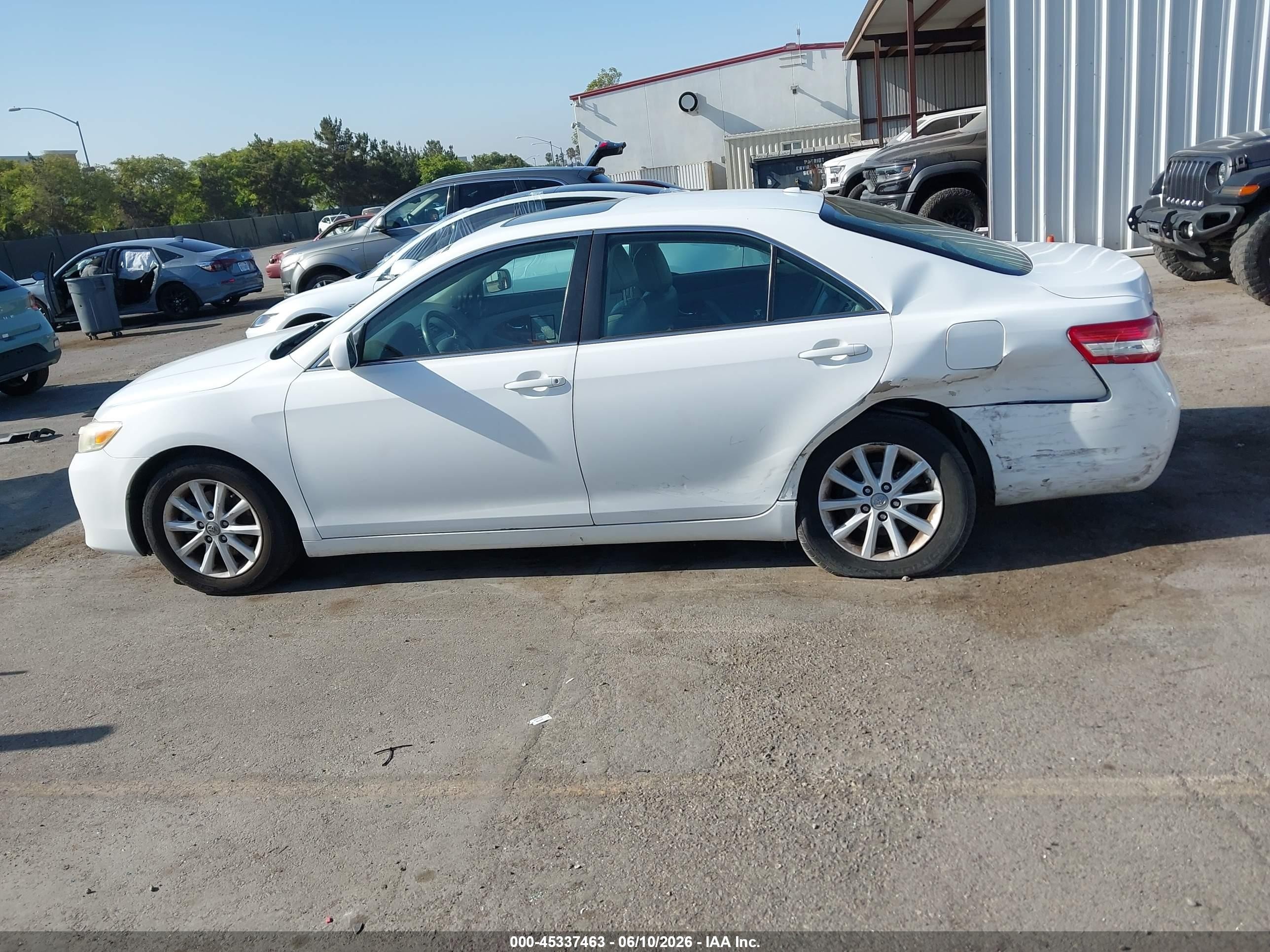 2011 Toyota Camry Xle White vin: 4T4BF3EK2BR108880