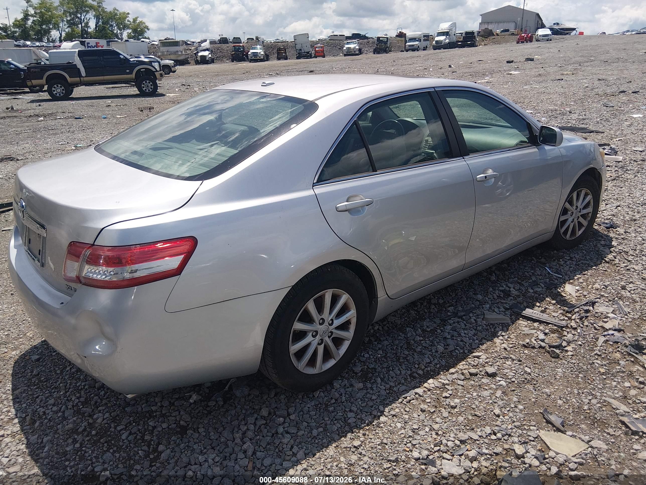 2011 Toyota Camry Xle Gray vin: 4T4BF3EK2BR112508