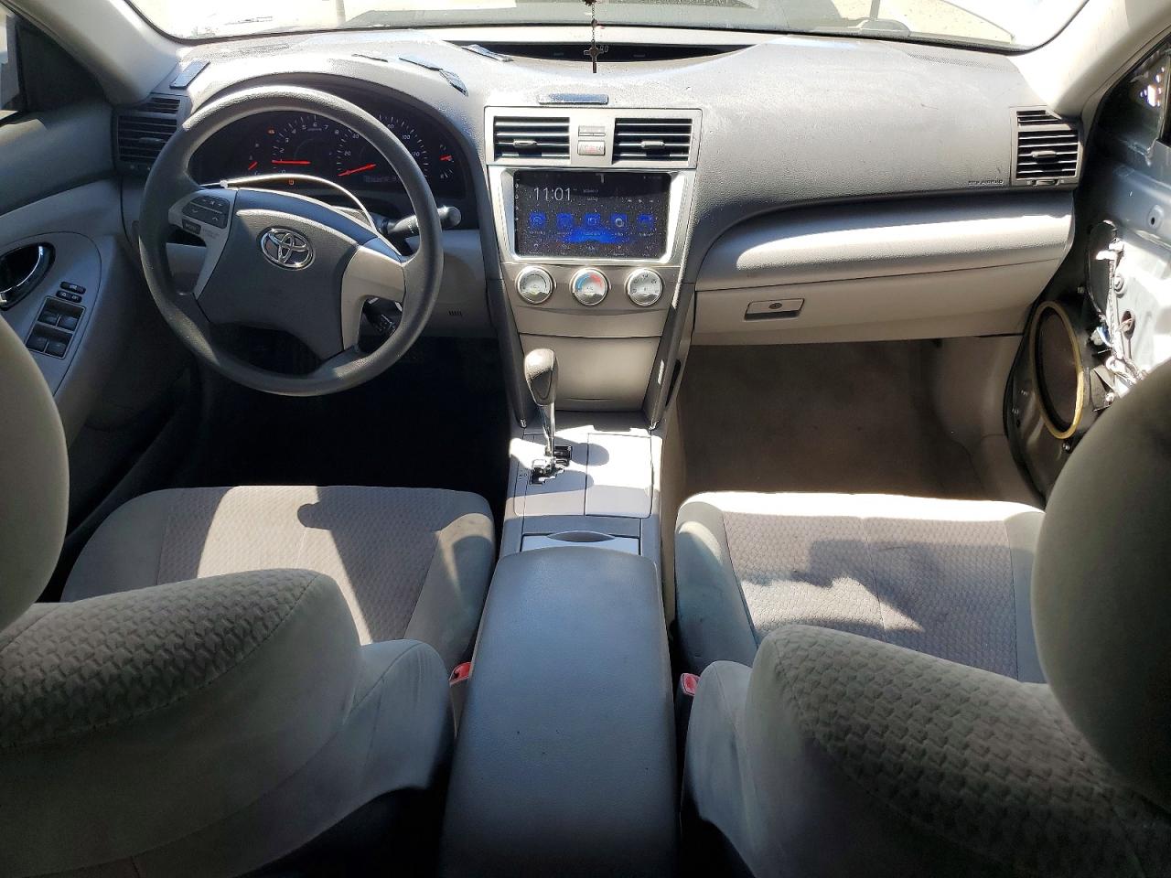 2011 Toyota Camry Le Silver vin: 4T4BF3EK2BR124853