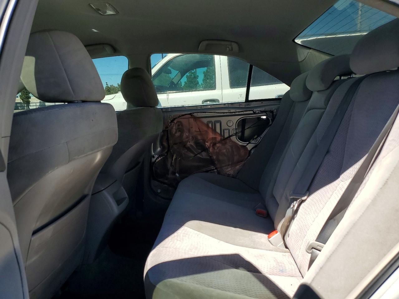 2011 Toyota Camry Le Silver vin: 4T4BF3EK2BR124853