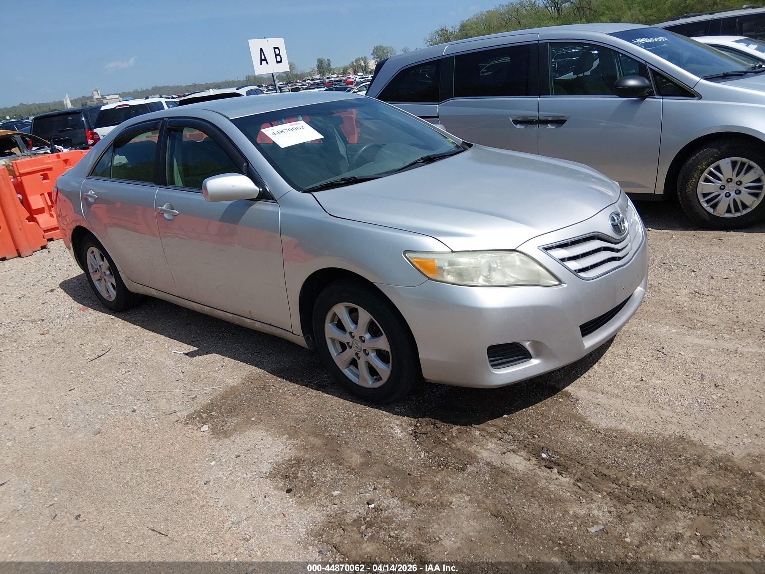 2011 Toyota Camry Le Silver vin: 4T4BF3EK2BR126148
