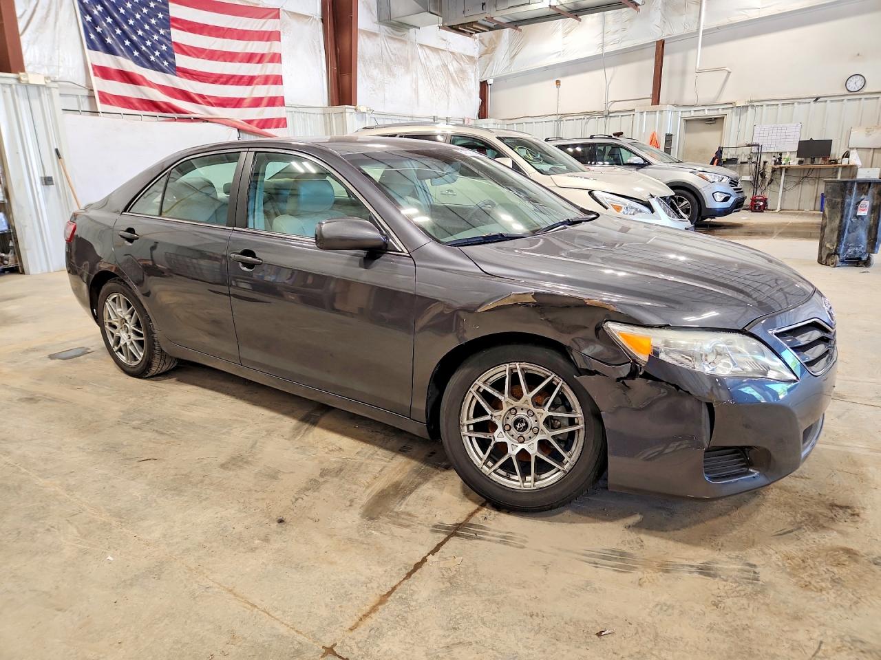 2011 Toyota Camry Le Gray vin: 4T4BF3EK2BR126747