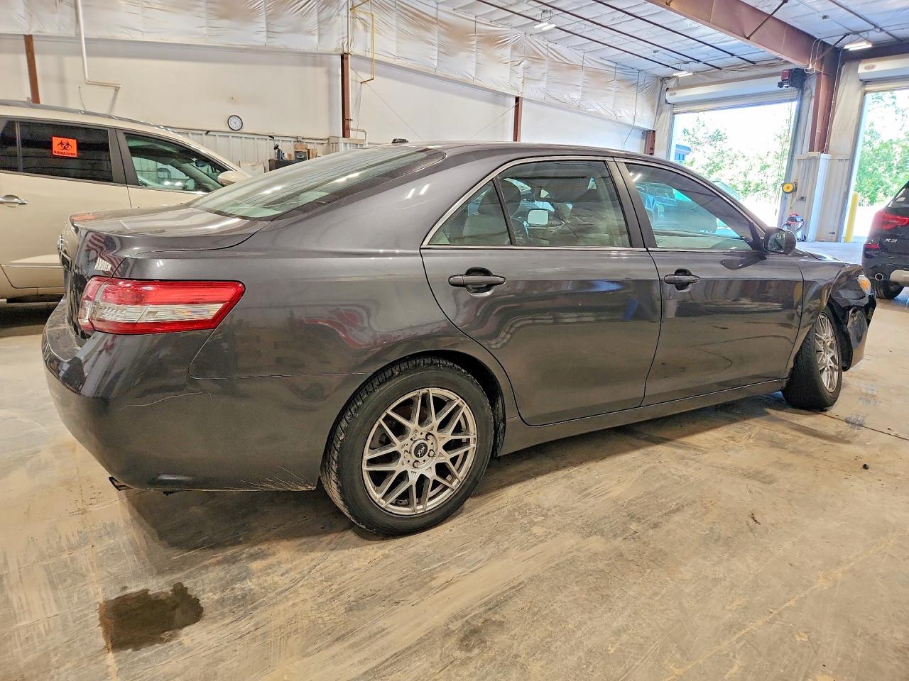 2011 Toyota Camry Le Gray vin: 4T4BF3EK2BR126747