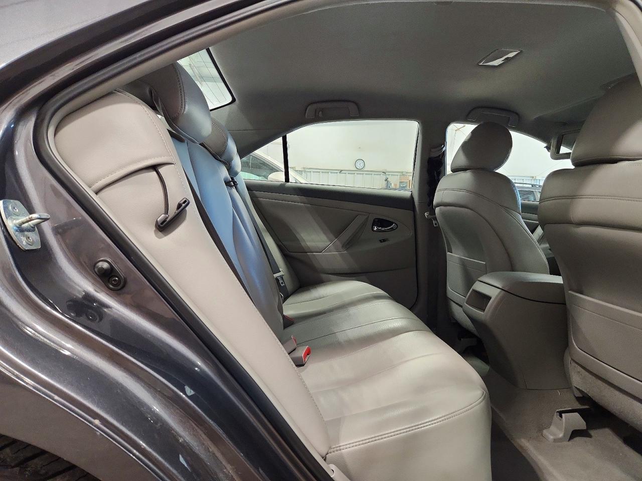 2011 Toyota Camry Le Gray vin: 4T4BF3EK2BR126747