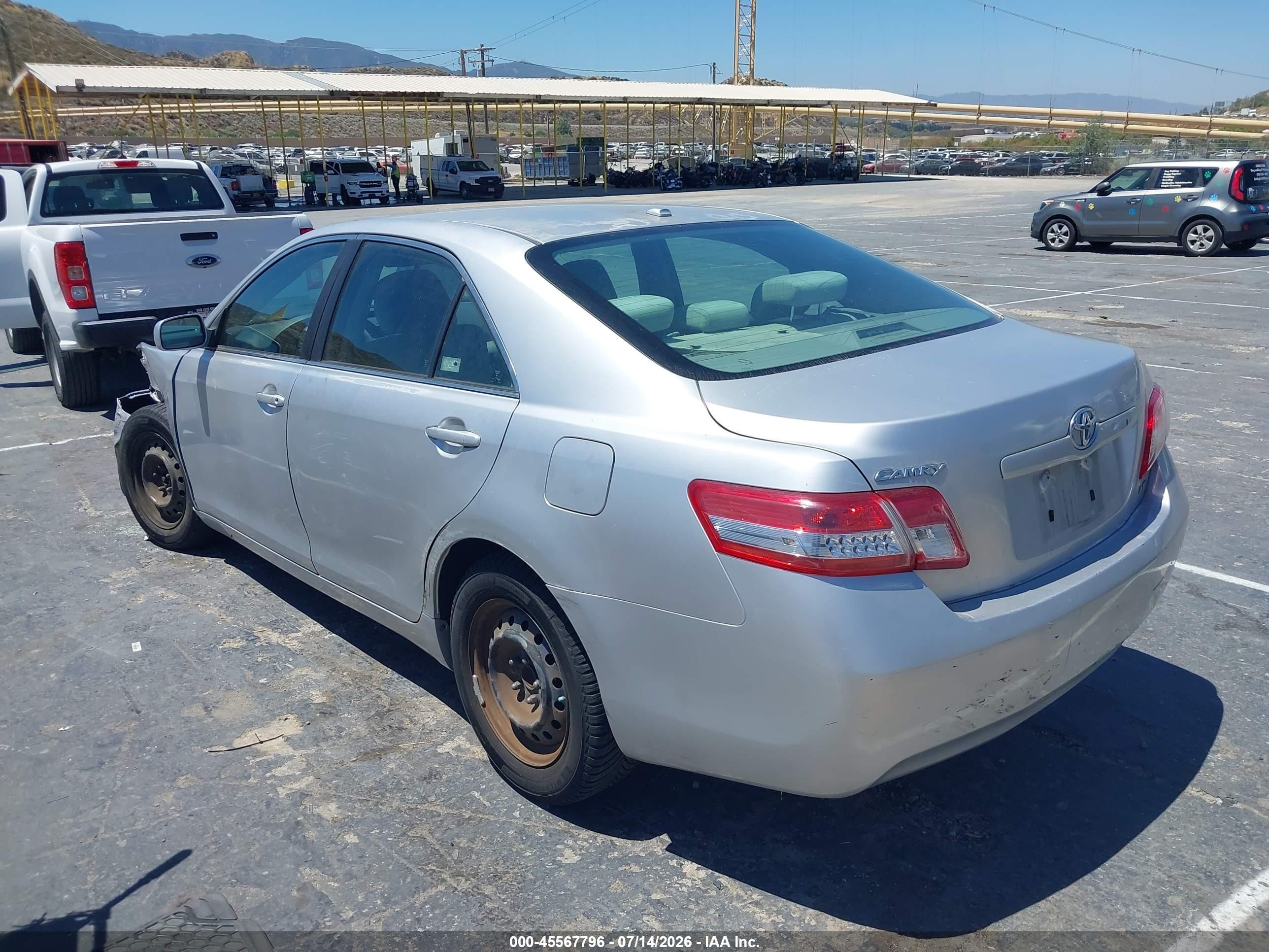 2011 Toyota Camry Le Silver vin: 4T4BF3EK2BR128076