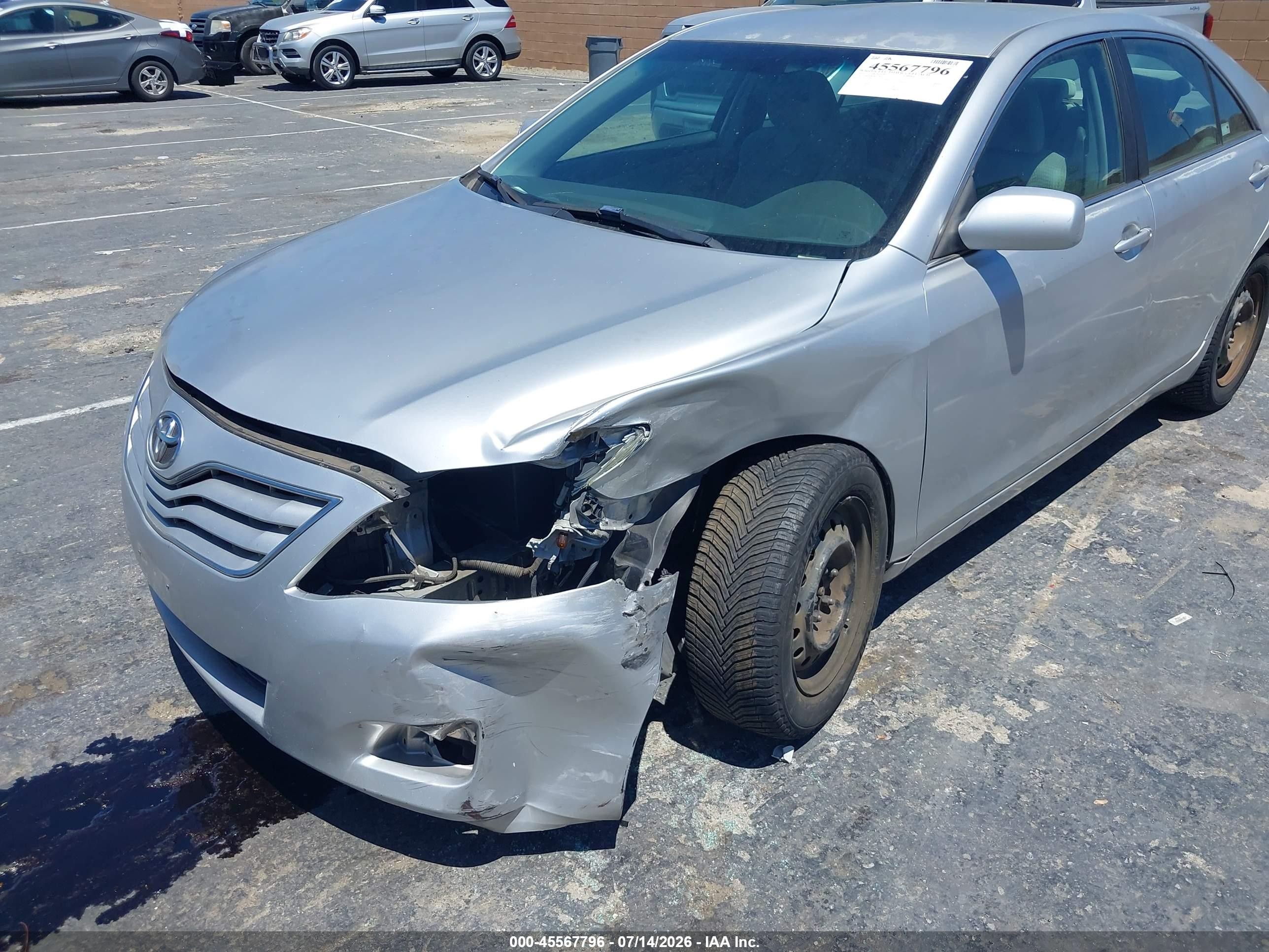 2011 Toyota Camry Le Silver vin: 4T4BF3EK2BR128076