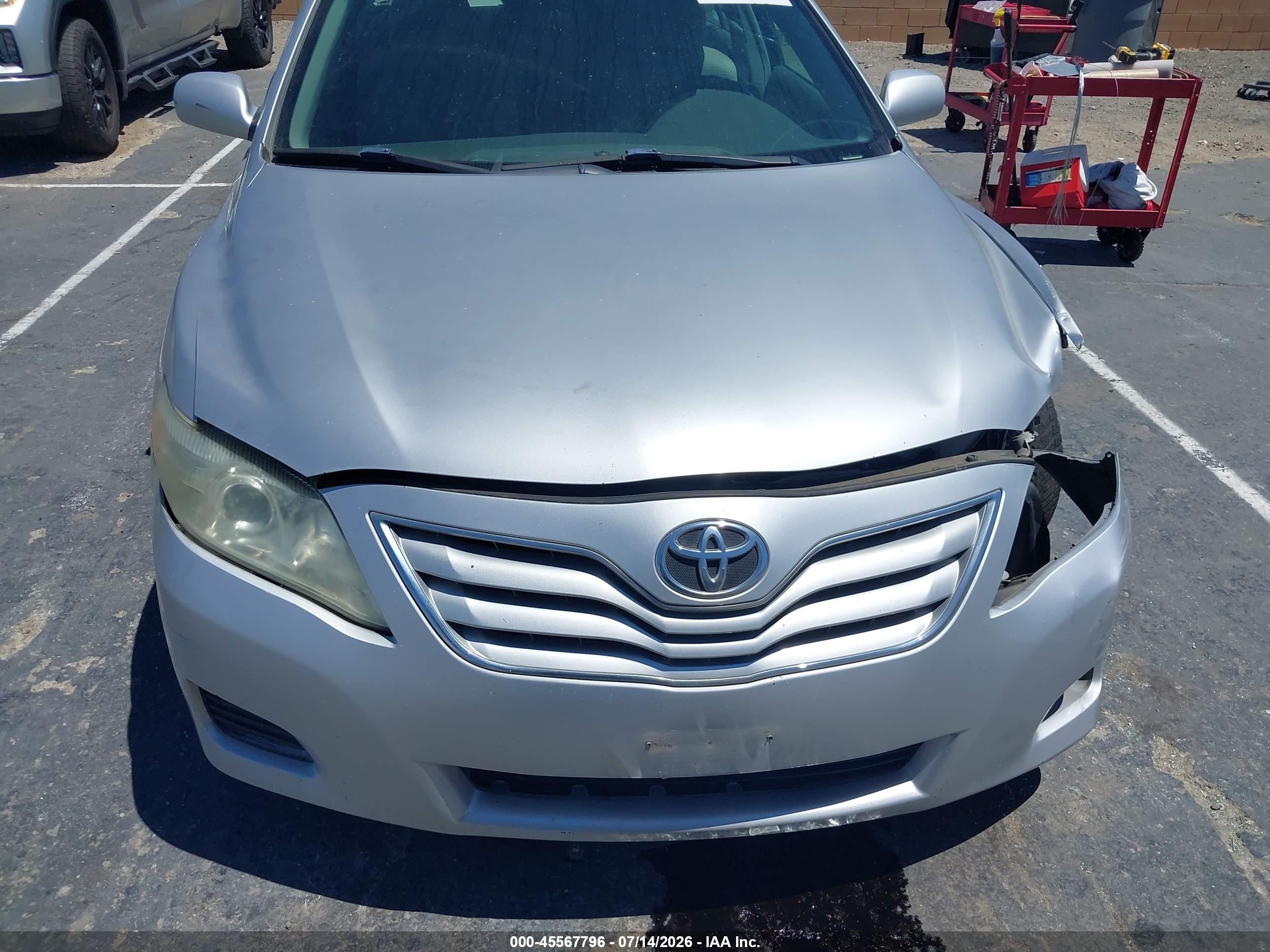 2011 Toyota Camry Le Silver vin: 4T4BF3EK2BR128076