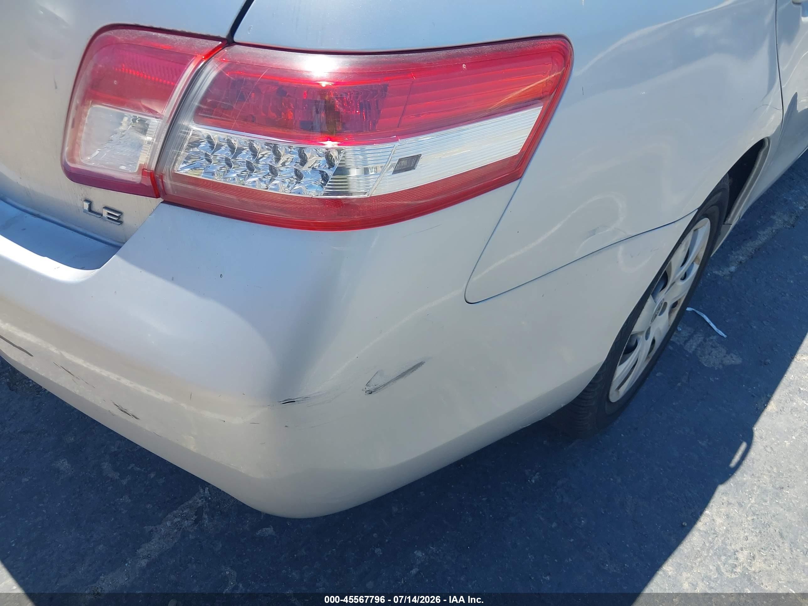 2011 Toyota Camry Le Silver vin: 4T4BF3EK2BR128076