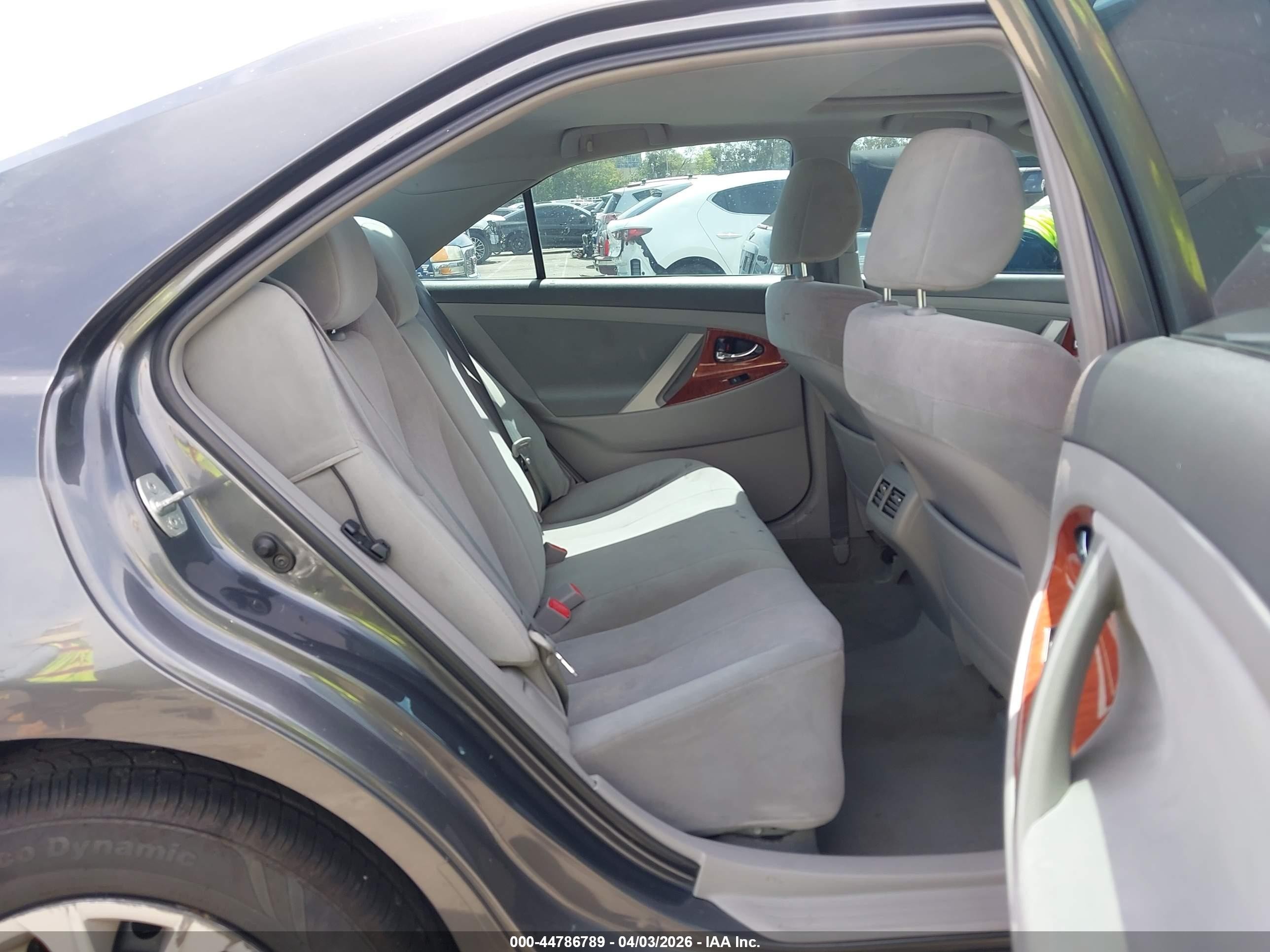 2011 Toyota Camry Xle Gray vin: 4T4BF3EK2BR133049