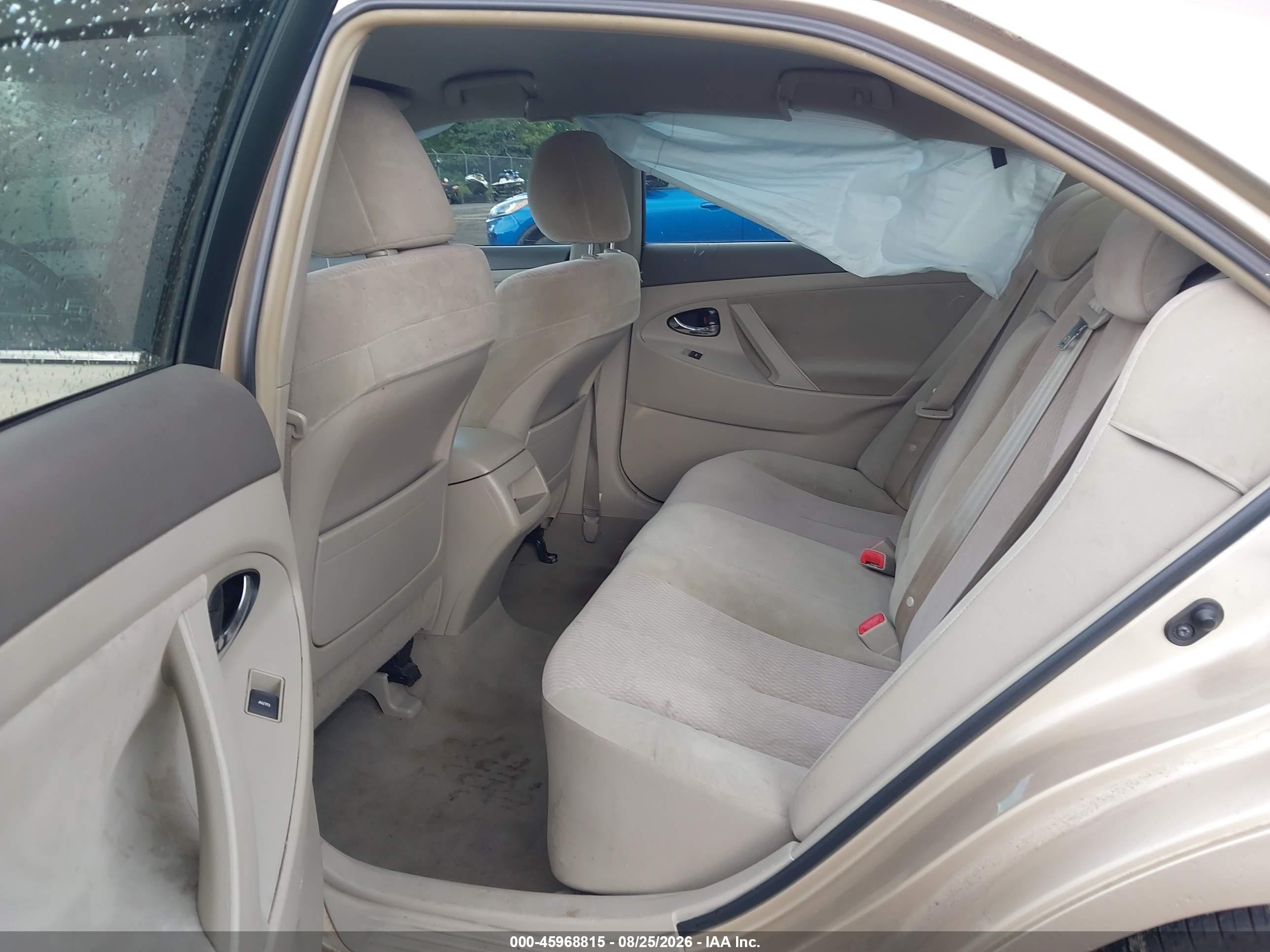 2011 Toyota Camry Le Tan vin: 4T4BF3EK2BR133536