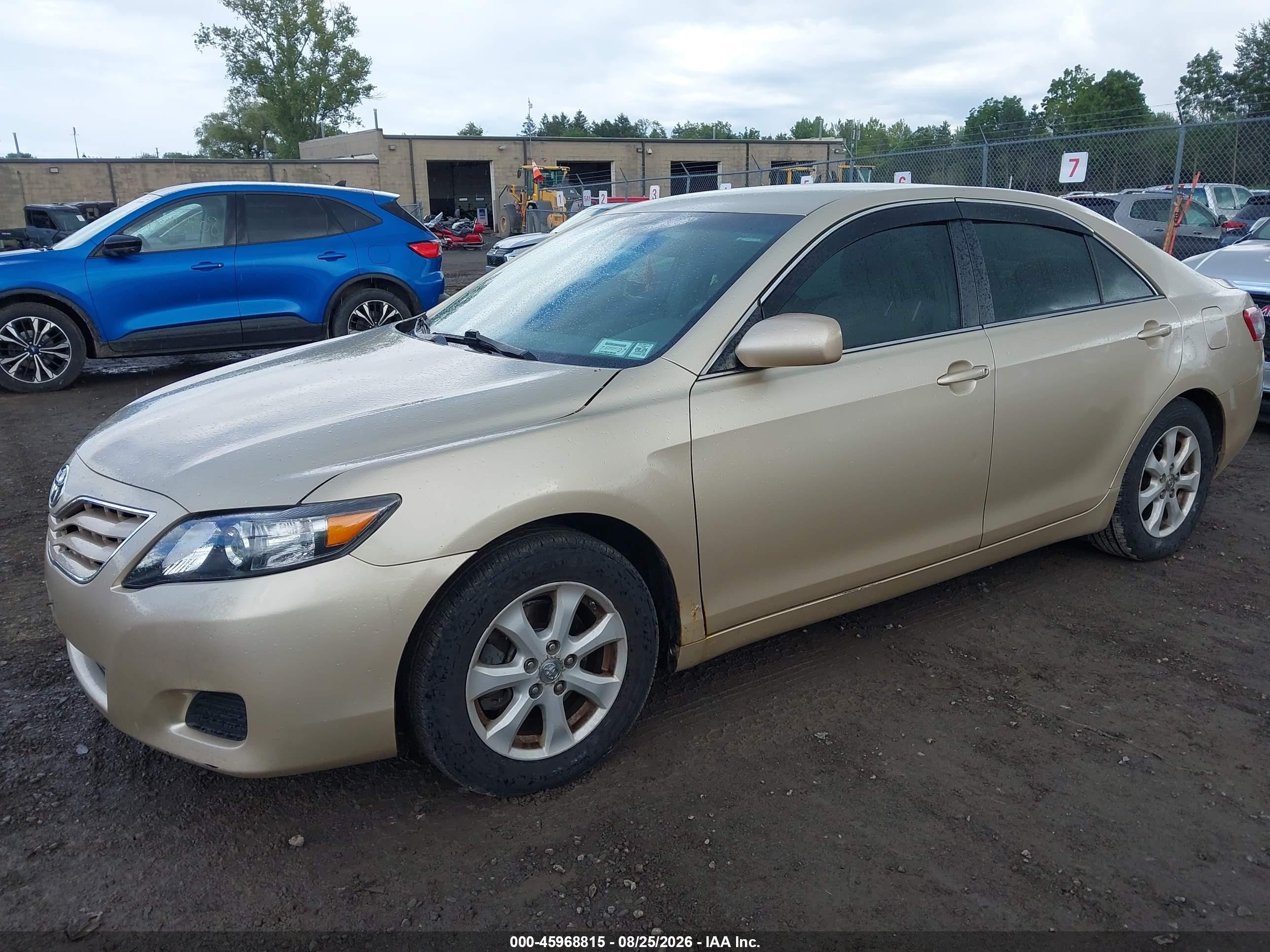 2011 Toyota Camry Le Tan vin: 4T4BF3EK2BR133536