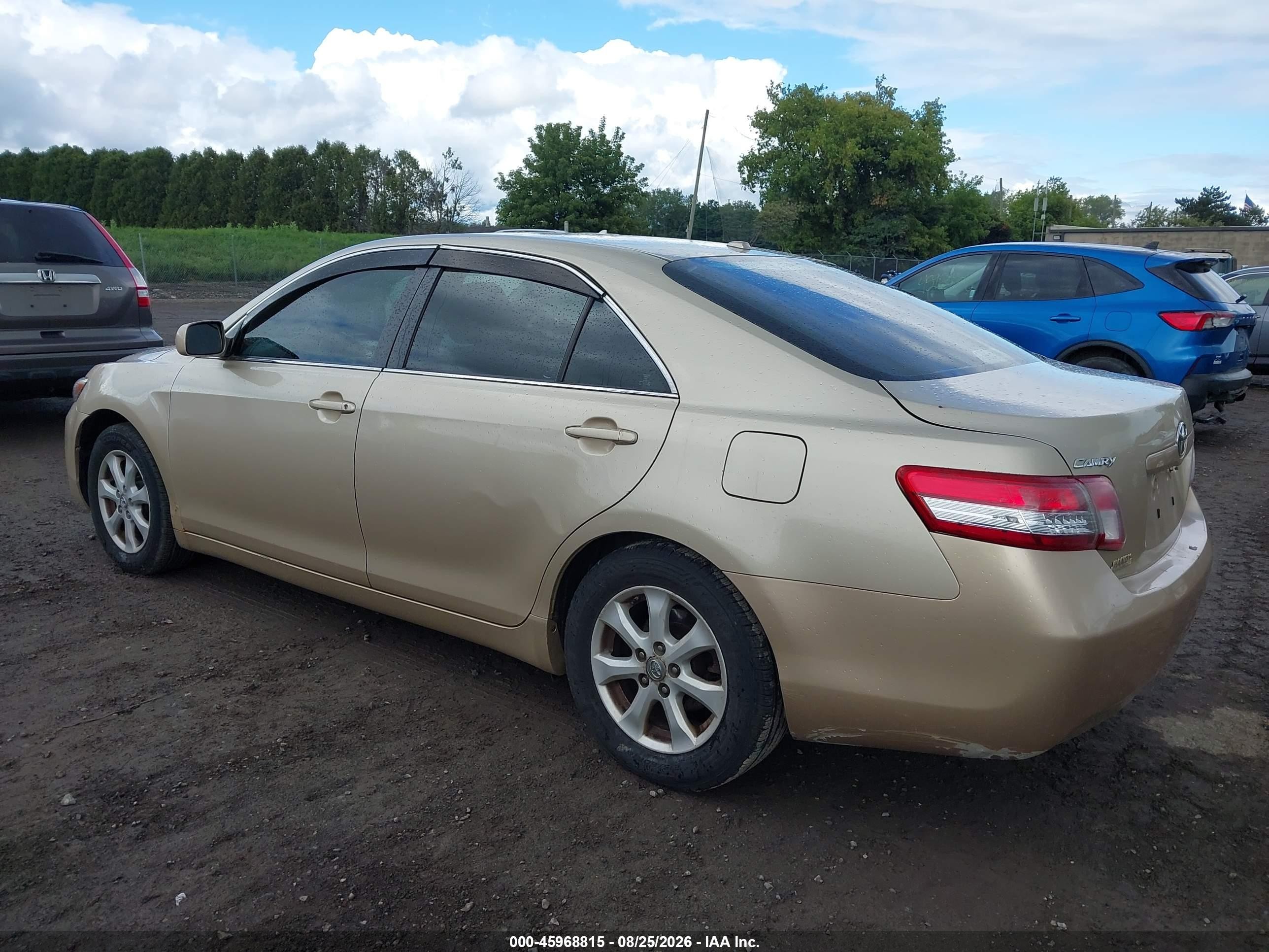2011 Toyota Camry Le Tan vin: 4T4BF3EK2BR133536