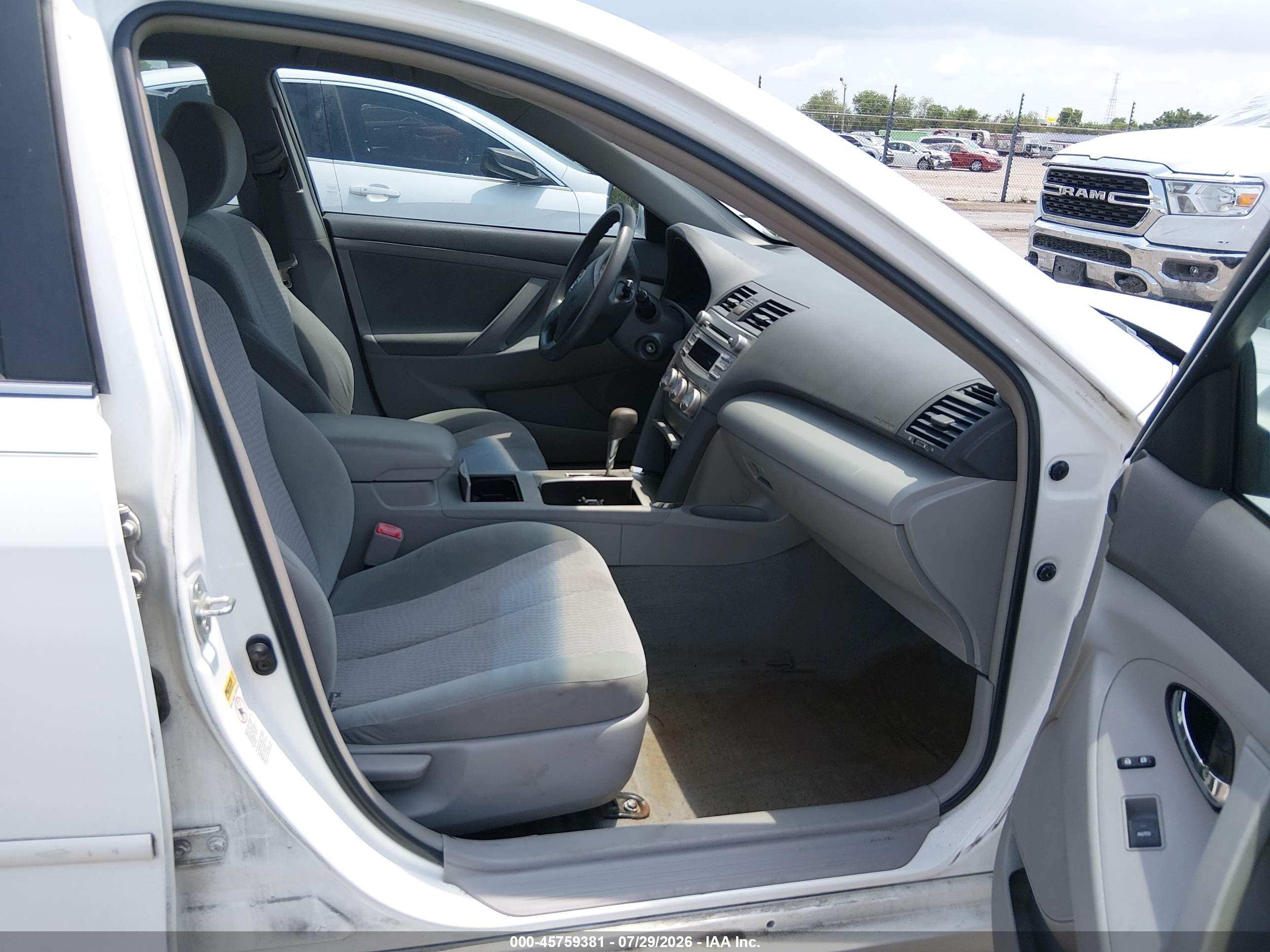 2011 Toyota Camry Le White vin: 4T4BF3EK2BR135285