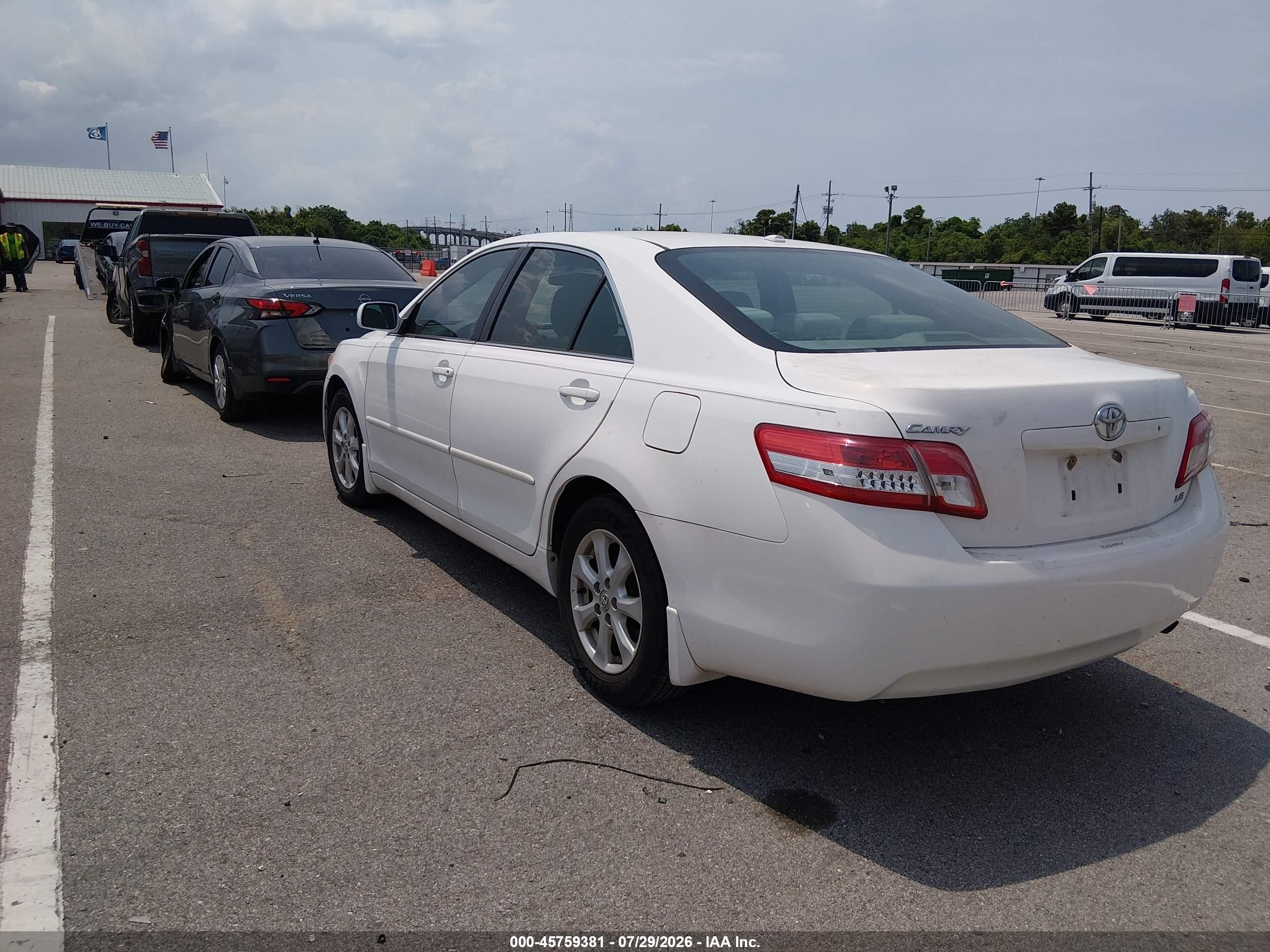 2011 Toyota Camry Le White vin: 4T4BF3EK2BR135285