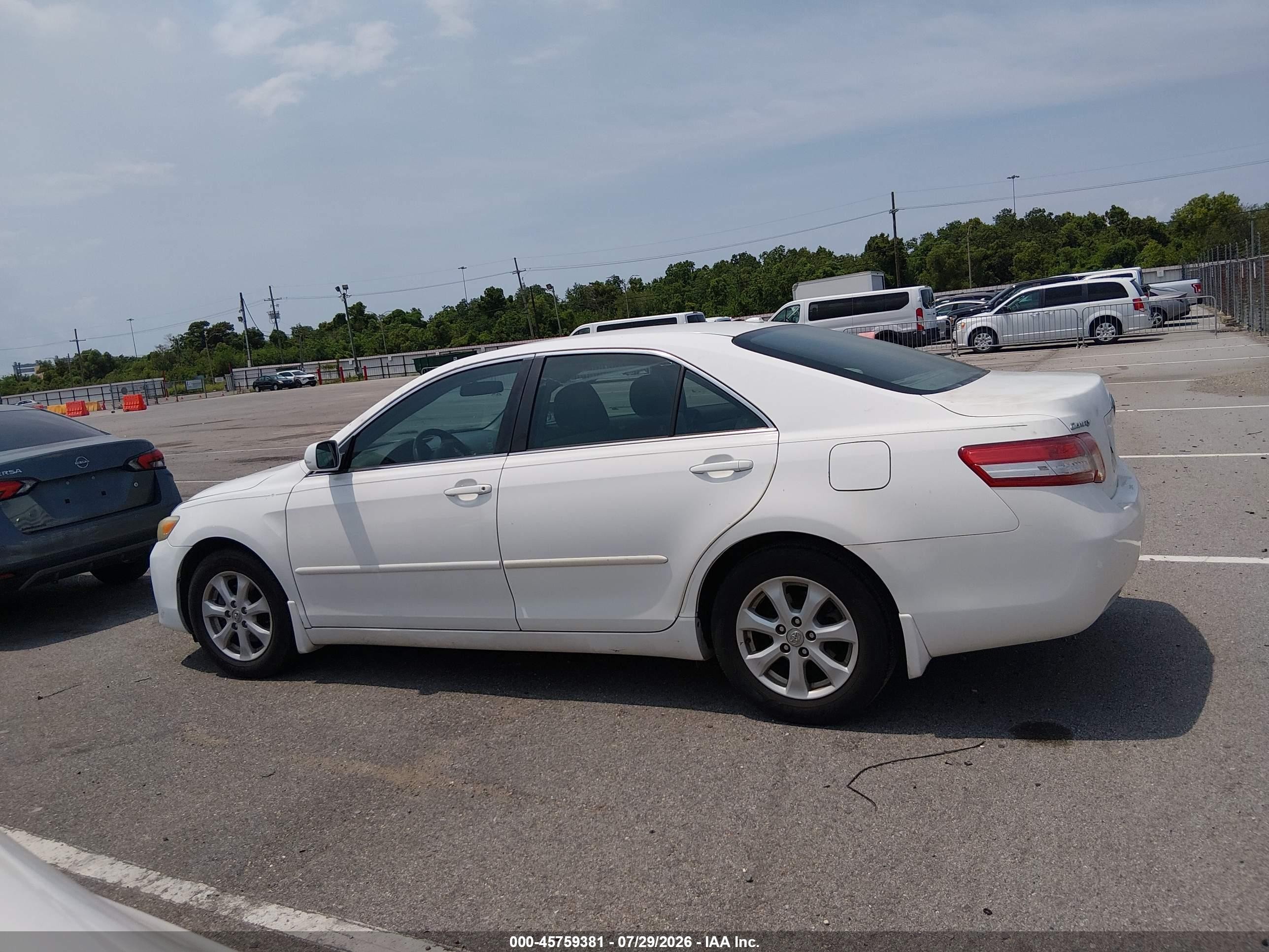 2011 Toyota Camry Le White vin: 4T4BF3EK2BR135285