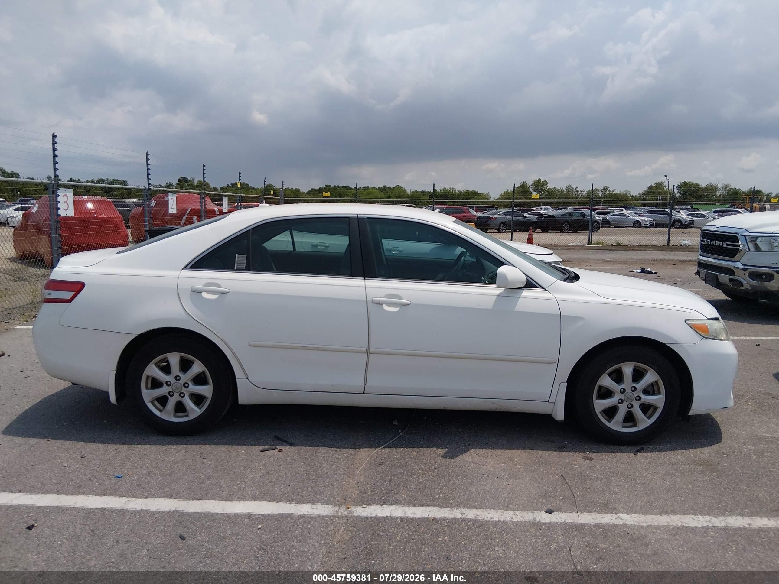 2011 Toyota Camry Le White vin: 4T4BF3EK2BR135285