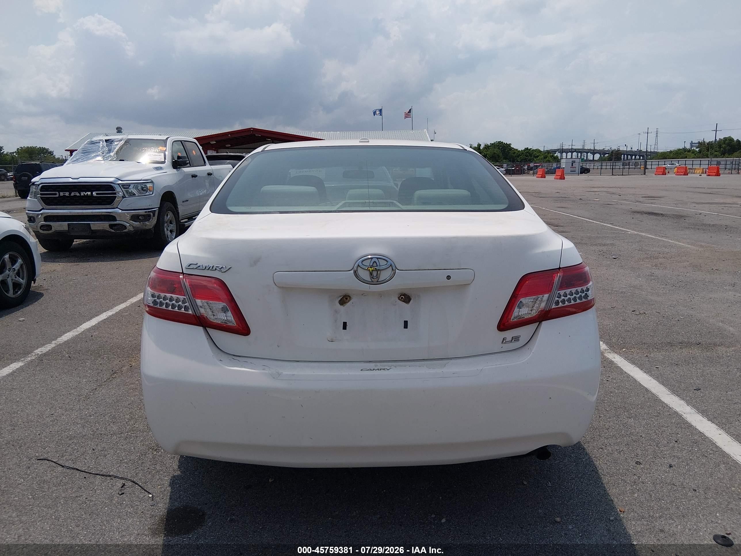 2011 Toyota Camry Le White vin: 4T4BF3EK2BR135285