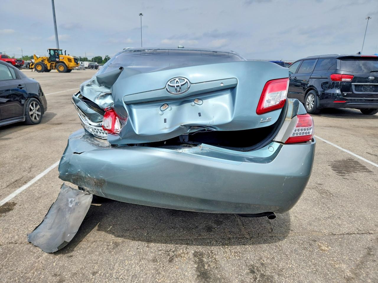 2011 Toyota Camry Le Green vin: 4T4BF3EK2BR140230