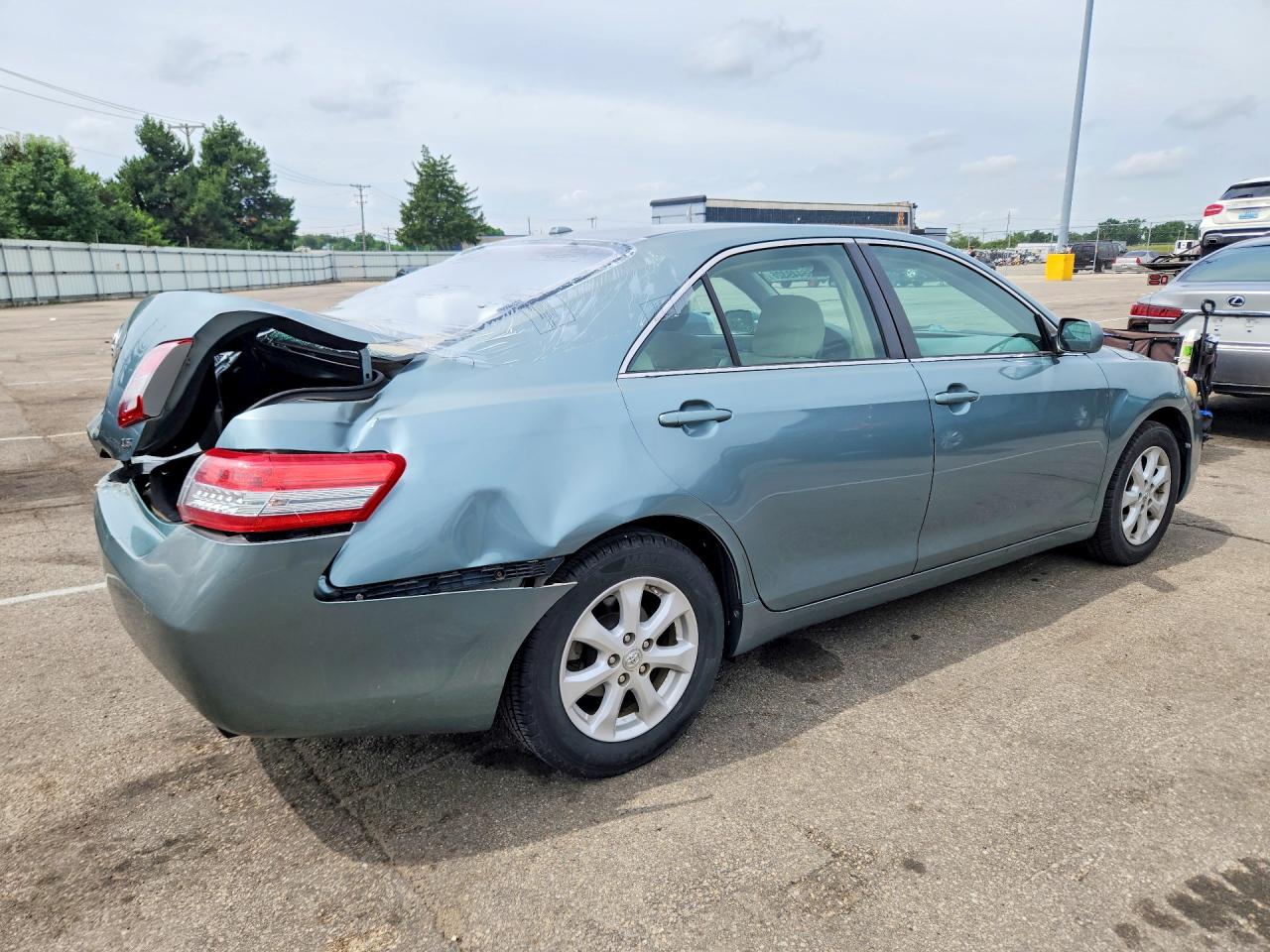 2011 Toyota Camry Le Green vin: 4T4BF3EK2BR140230