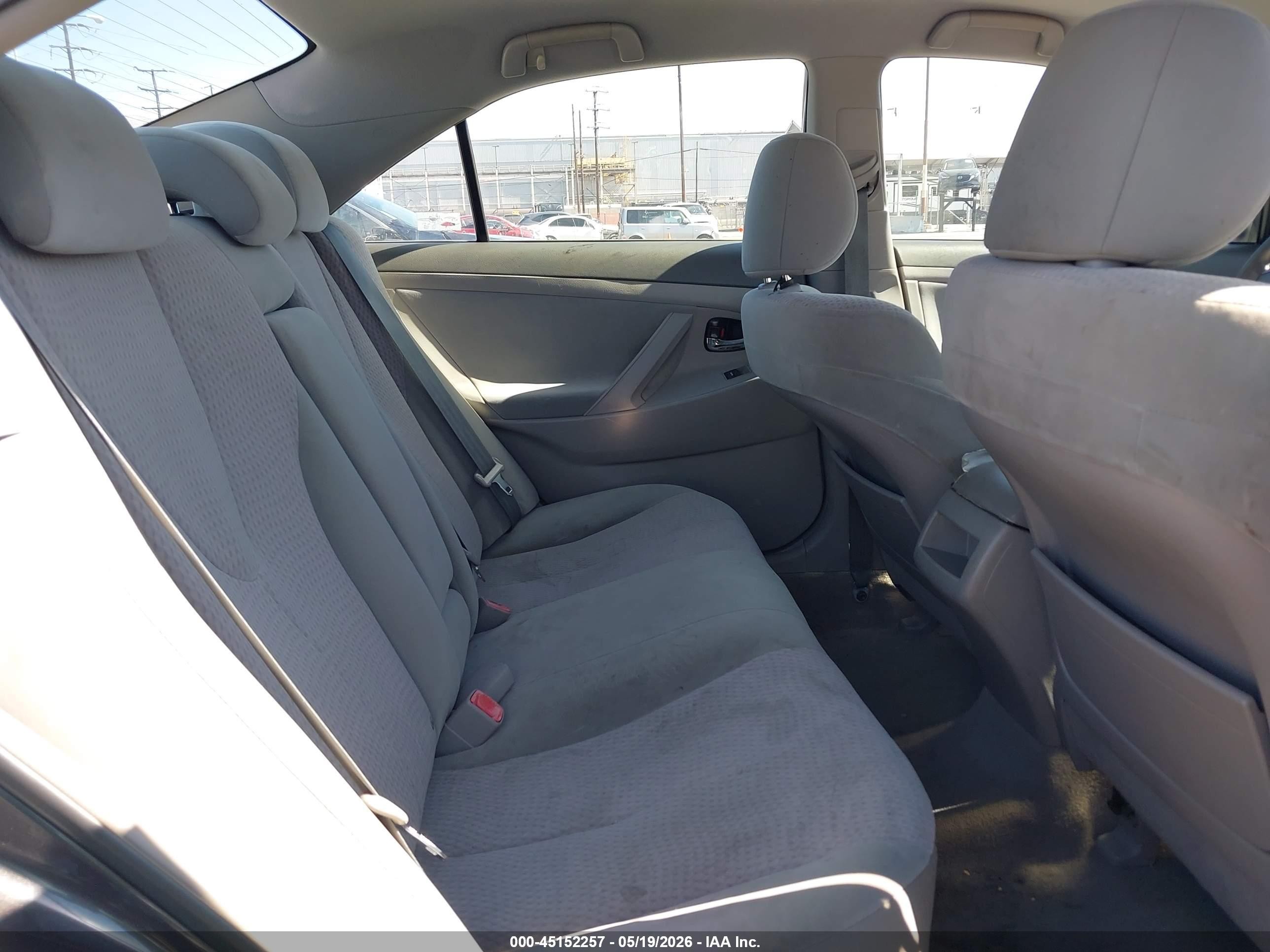 2011 Toyota Camry Le Gray vin: 4T4BF3EK2BR150756