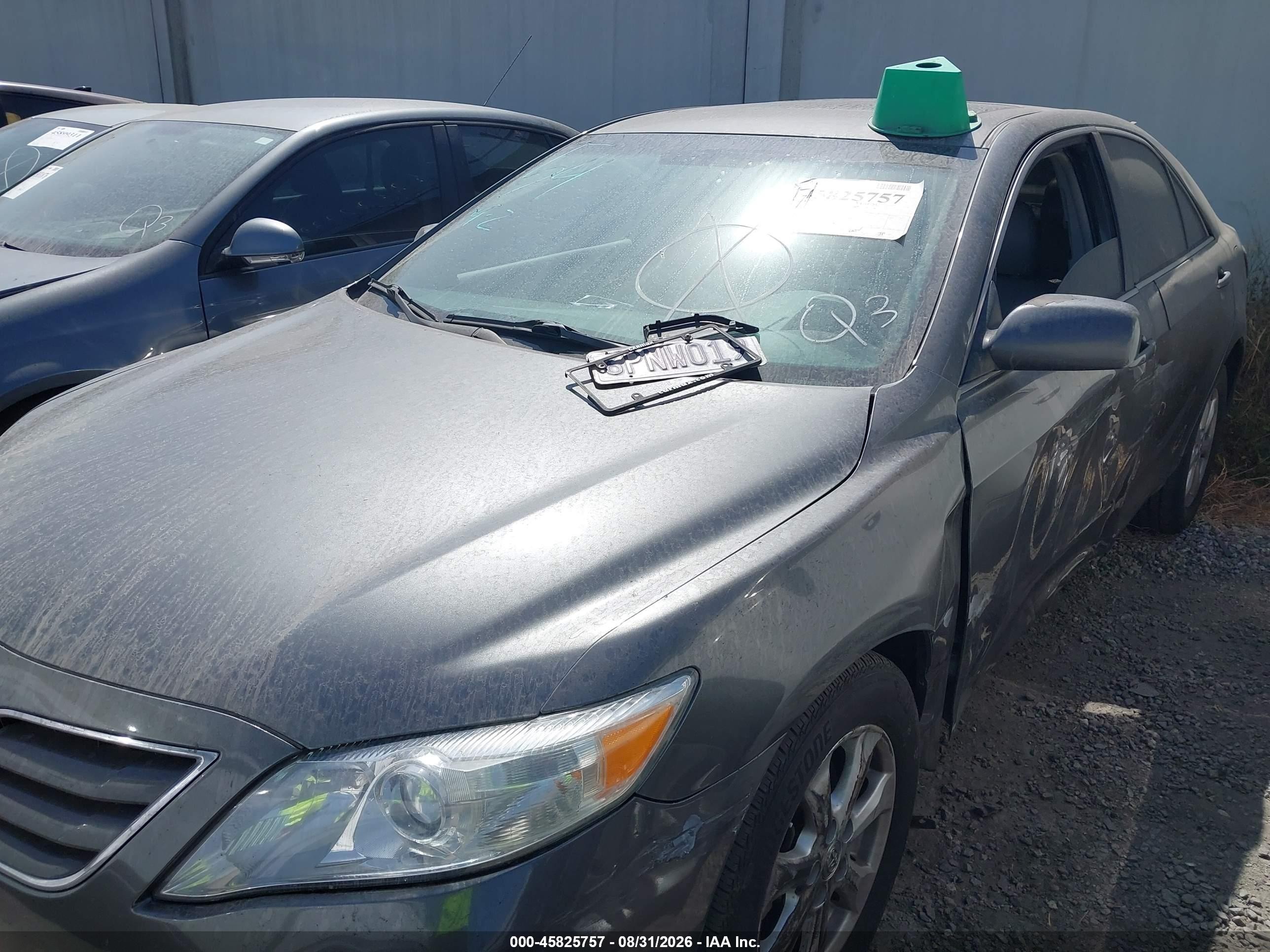 2011 Toyota Camry Le Gray vin: 4T4BF3EK2BR151048
