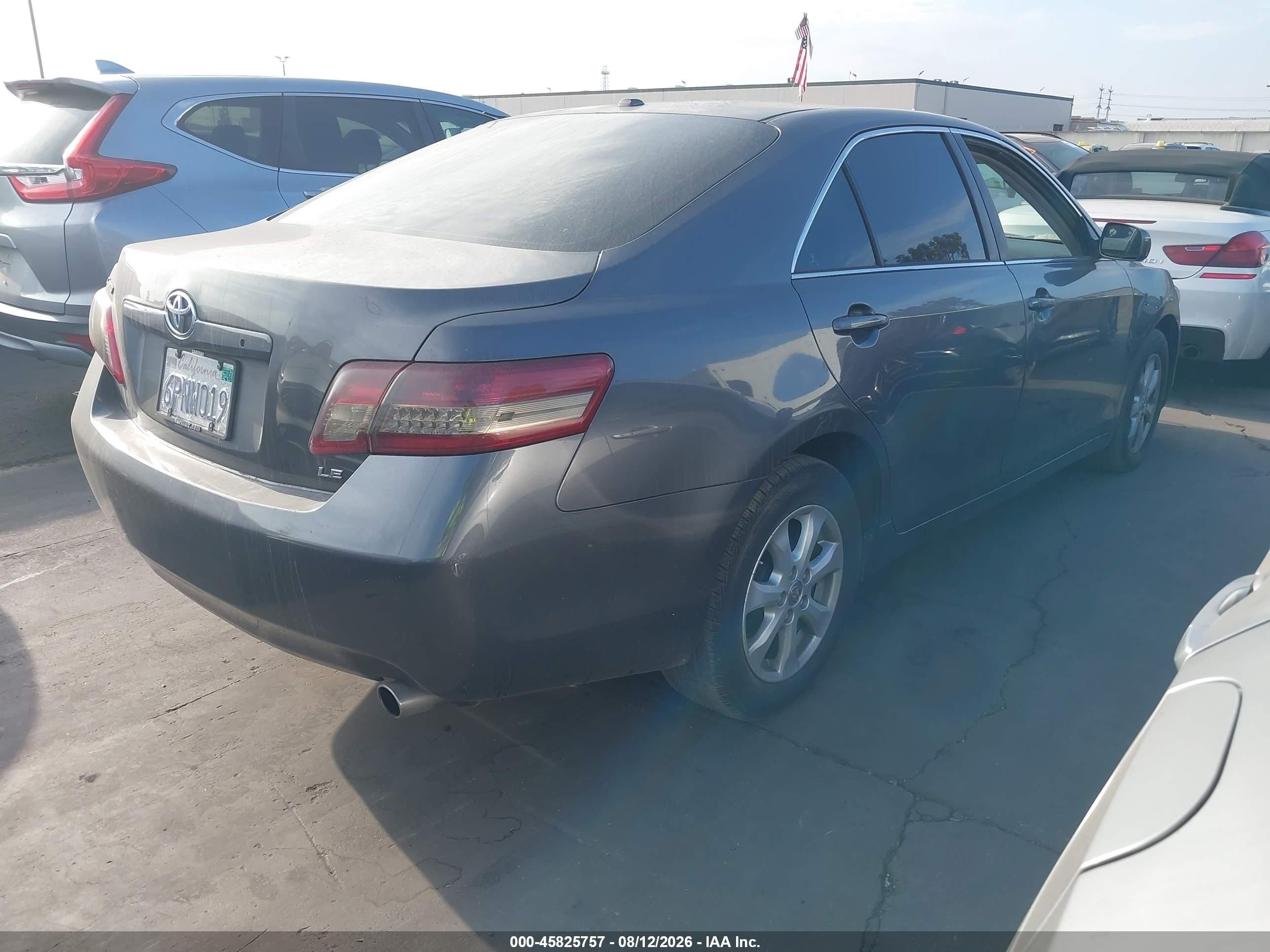 2011 Toyota Camry Le Gray vin: 4T4BF3EK2BR151048