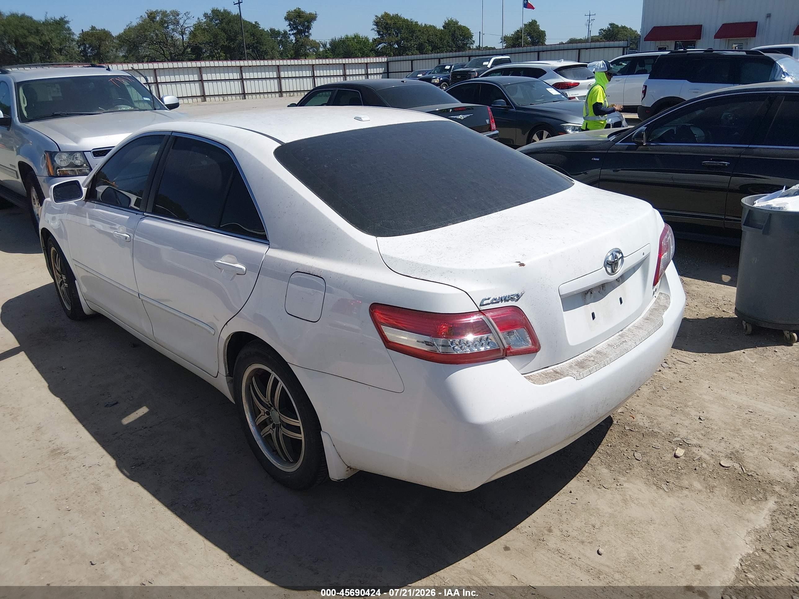 2011 Toyota Camry Le White vin: 4T4BF3EK2BR165113