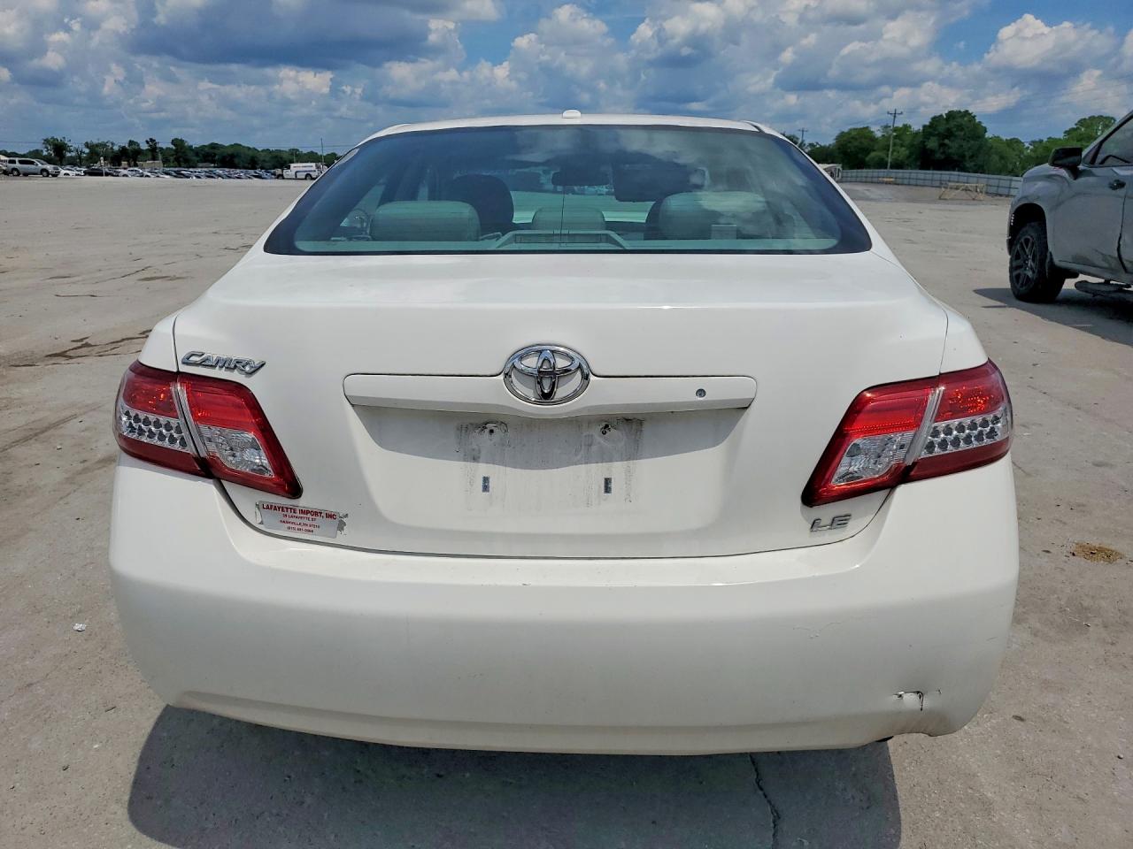 2011 Toyota Camry Le White vin: 4T4BF3EK2BR180534
