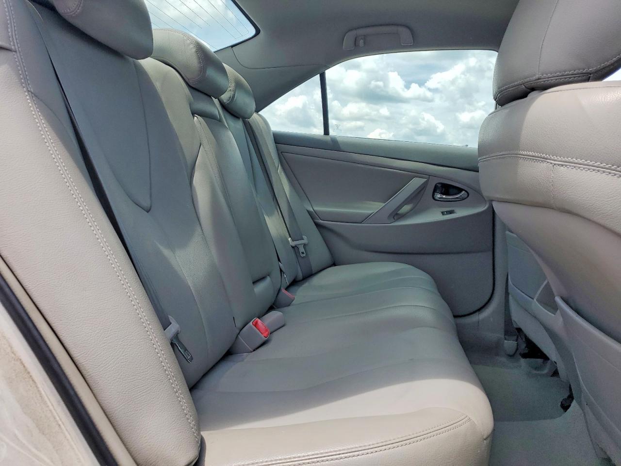 2011 Toyota Camry Le White vin: 4T4BF3EK2BR180534