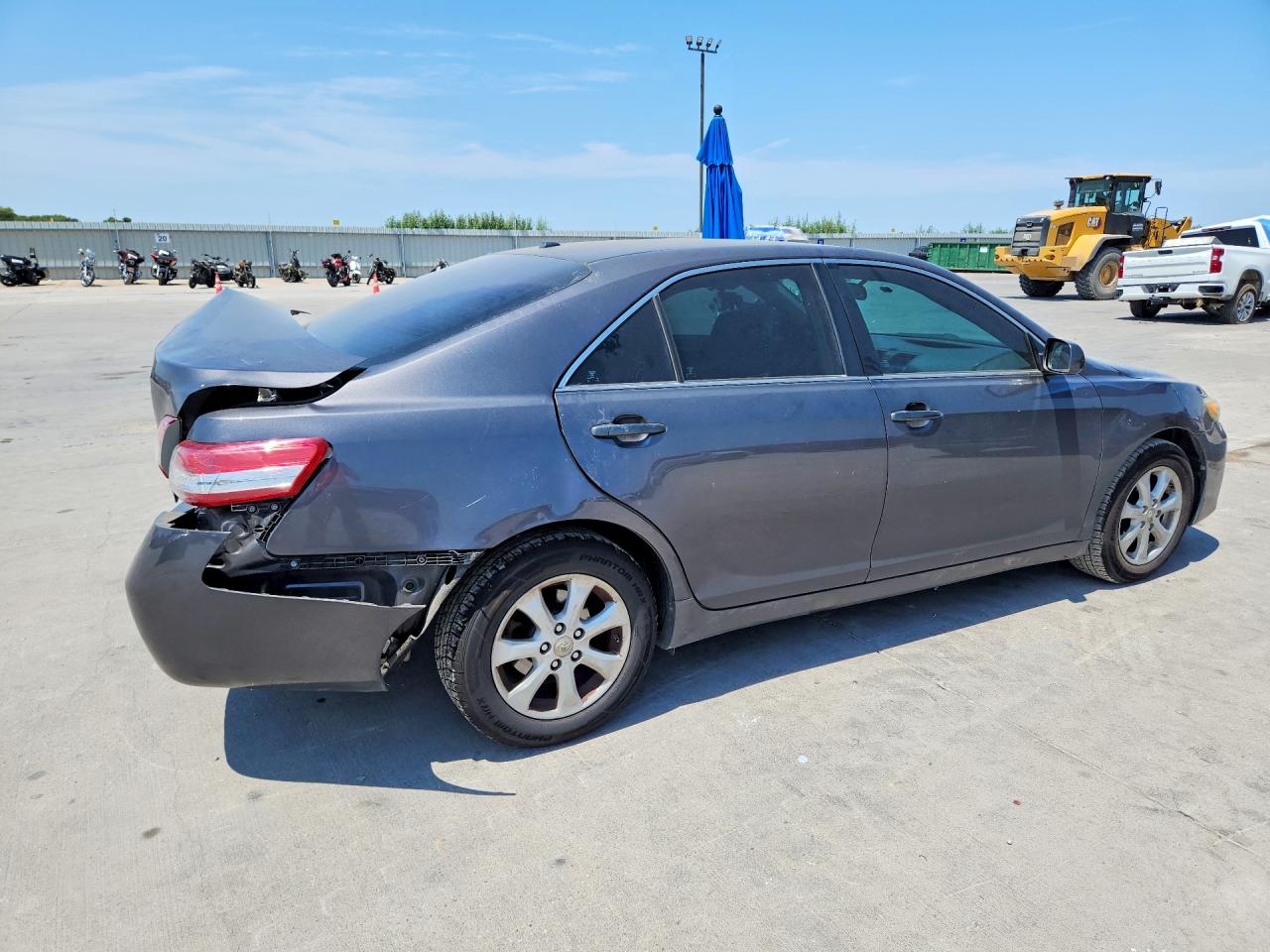 2011 Toyota Camry Le Gray vin: 4T4BF3EK2BR183062