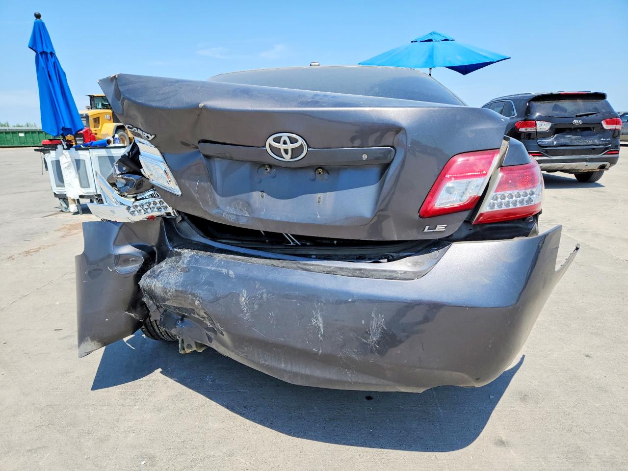 2011 Toyota Camry Le Gray vin: 4T4BF3EK2BR183062