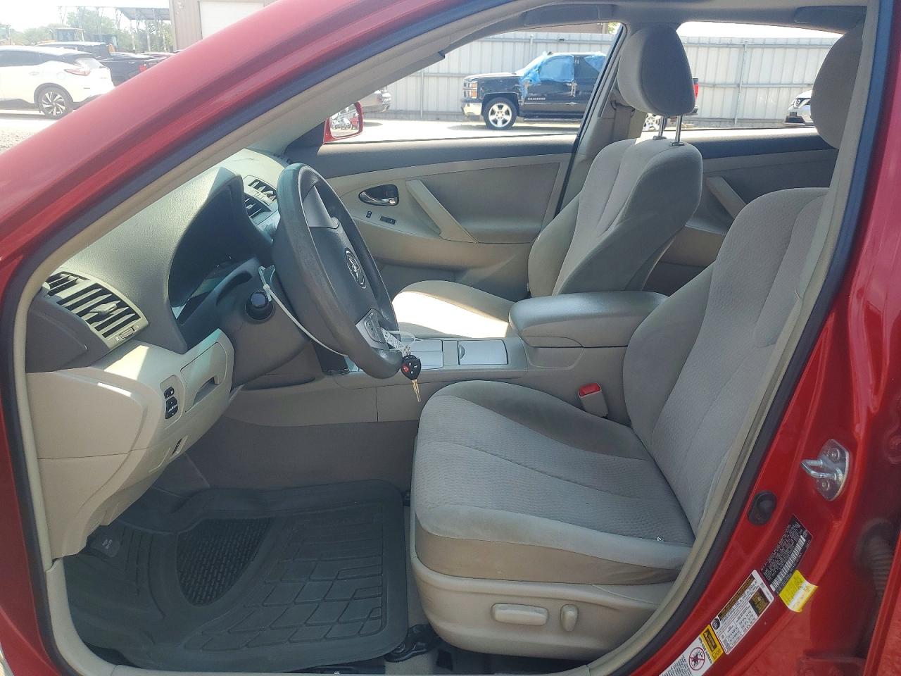 2011 Toyota Camry Le Red vin: 4T4BF3EK2BR188505