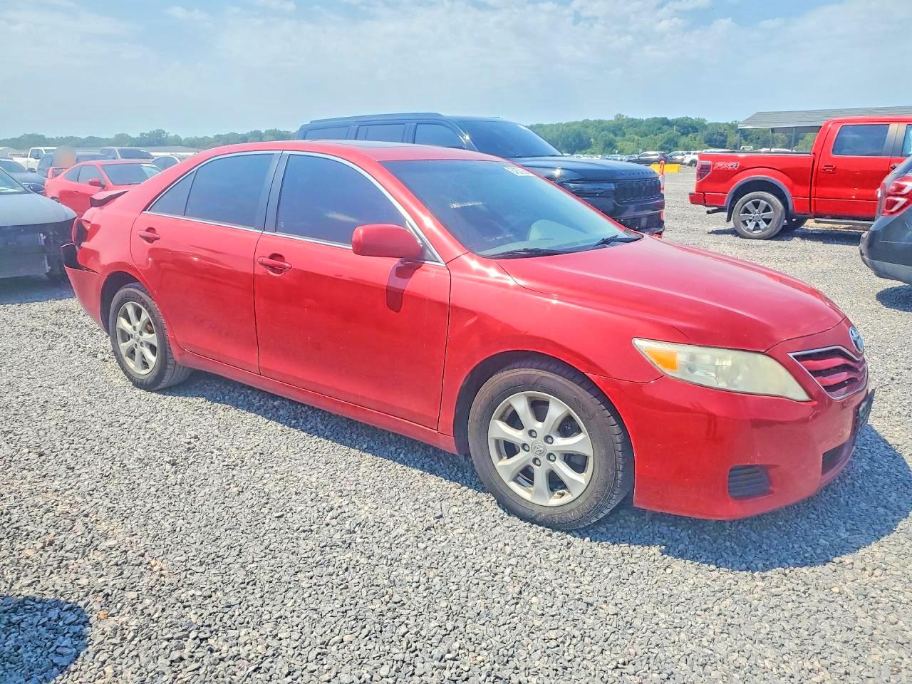 2011 Toyota Camry Le Red vin: 4T4BF3EK2BR188505