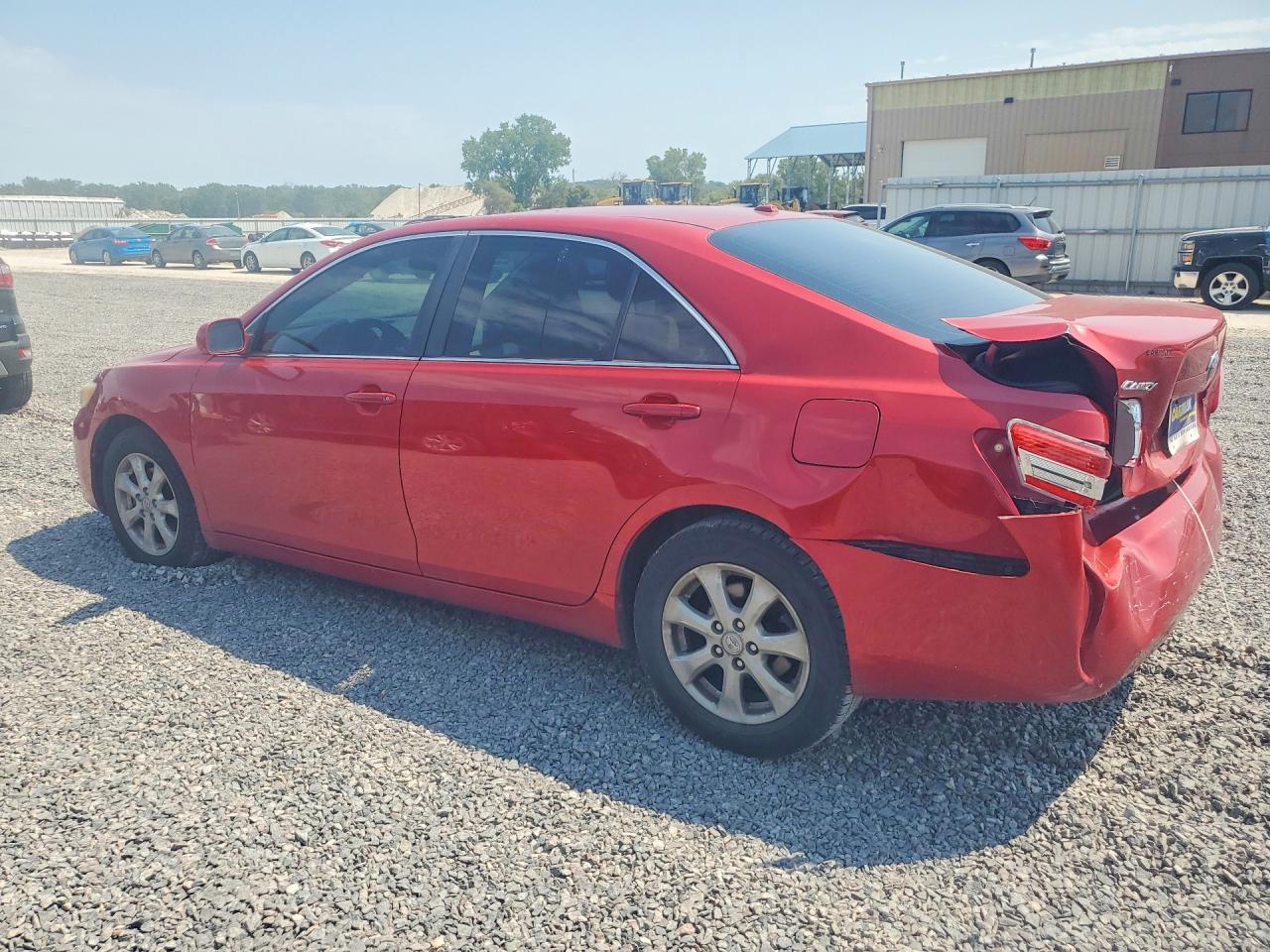 2011 Toyota Camry Le Red vin: 4T4BF3EK2BR188505
