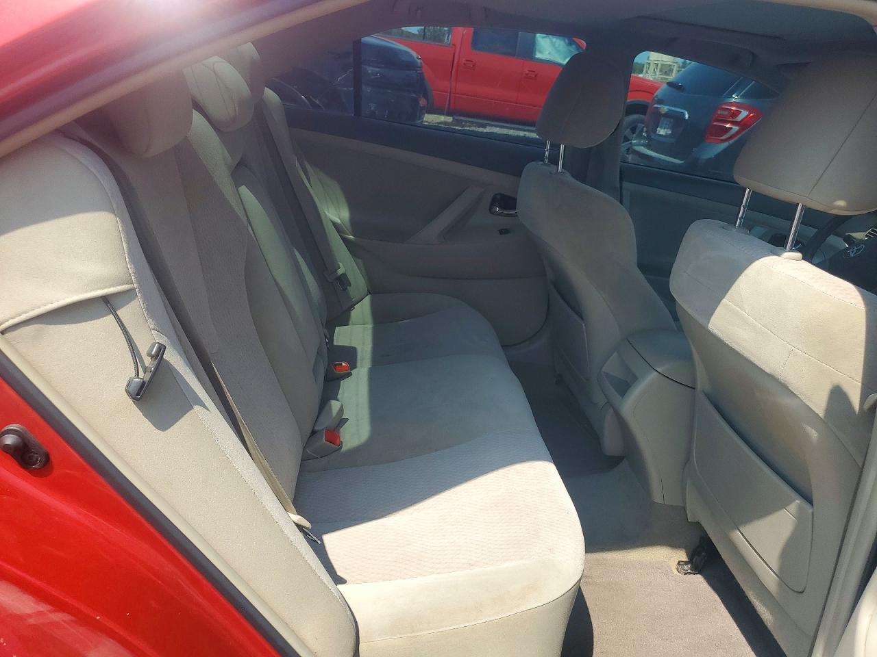 2011 Toyota Camry Le Red vin: 4T4BF3EK2BR188505