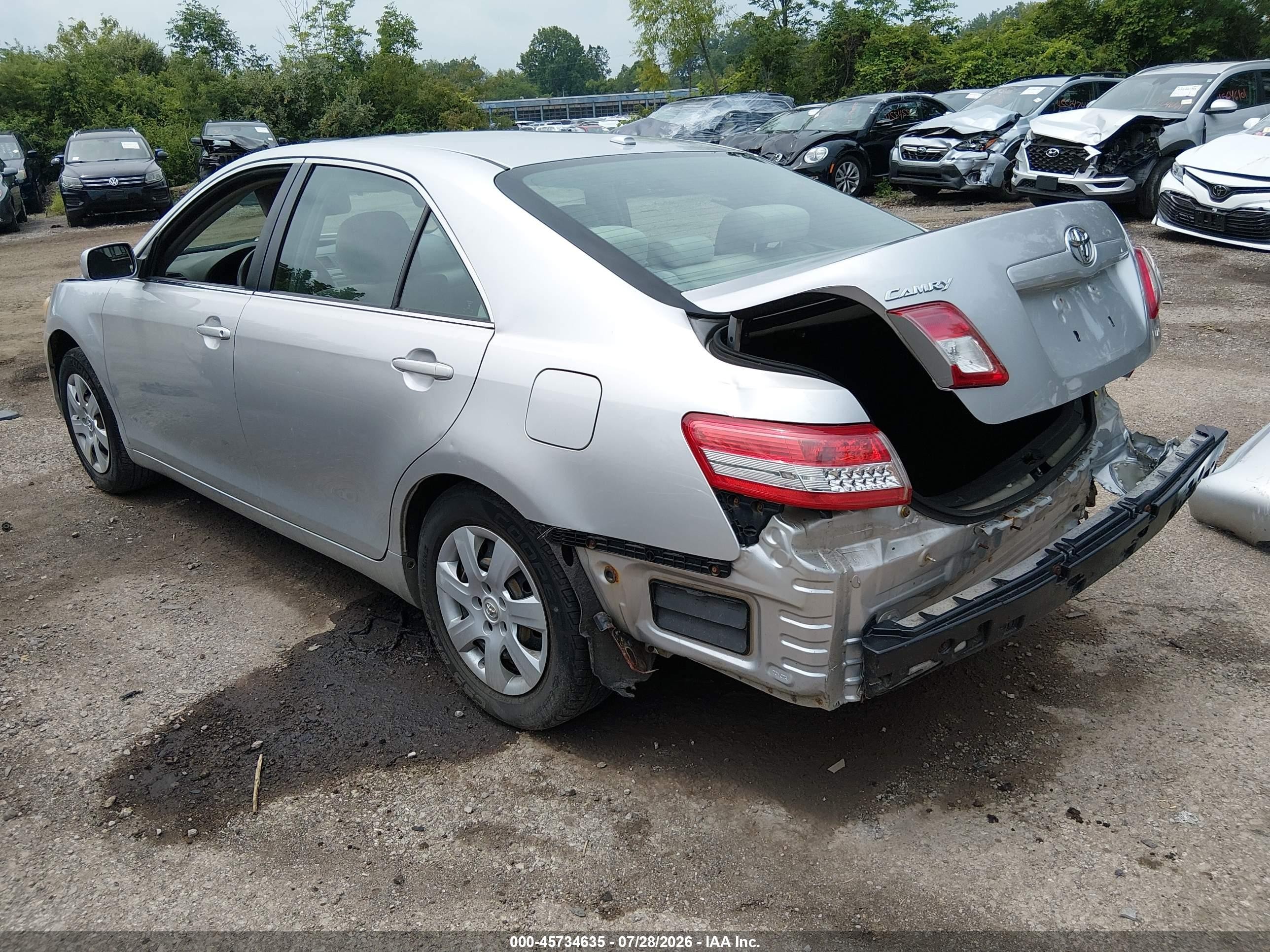 2011 Toyota Camry Le Silver vin: 4T4BF3EK2BR190674