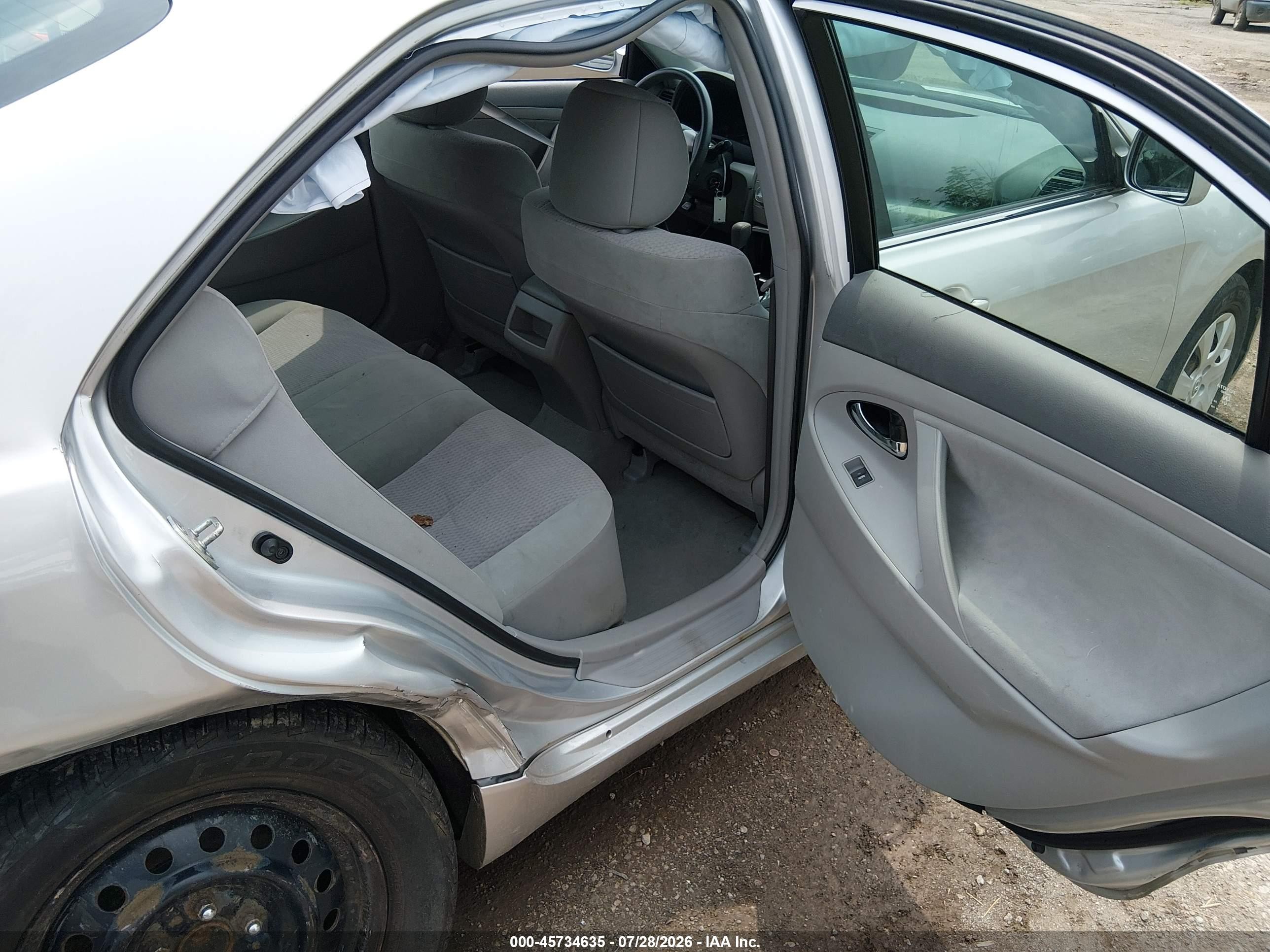 2011 Toyota Camry Le Silver vin: 4T4BF3EK2BR190674