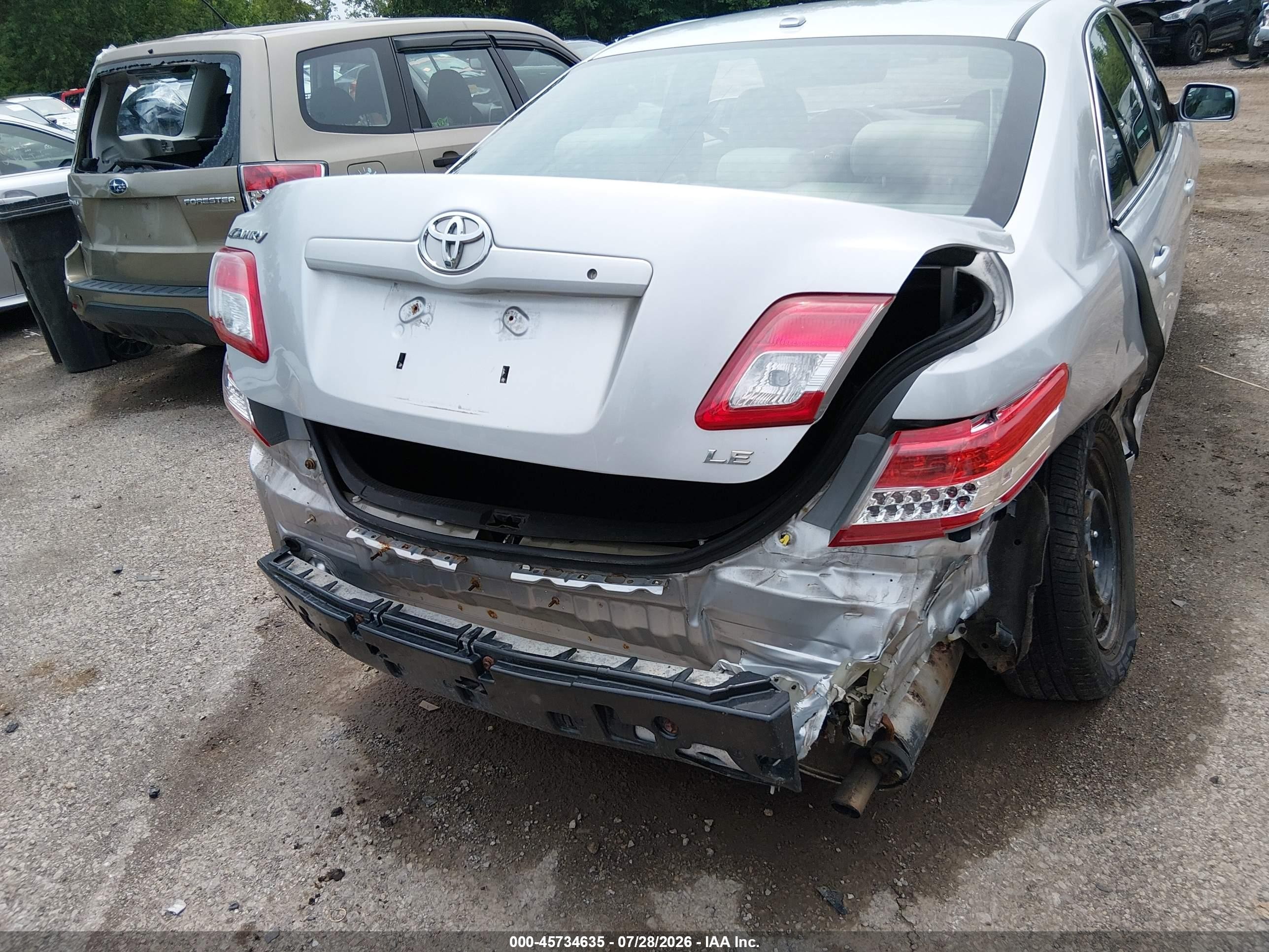 2011 Toyota Camry Le Silver vin: 4T4BF3EK2BR190674