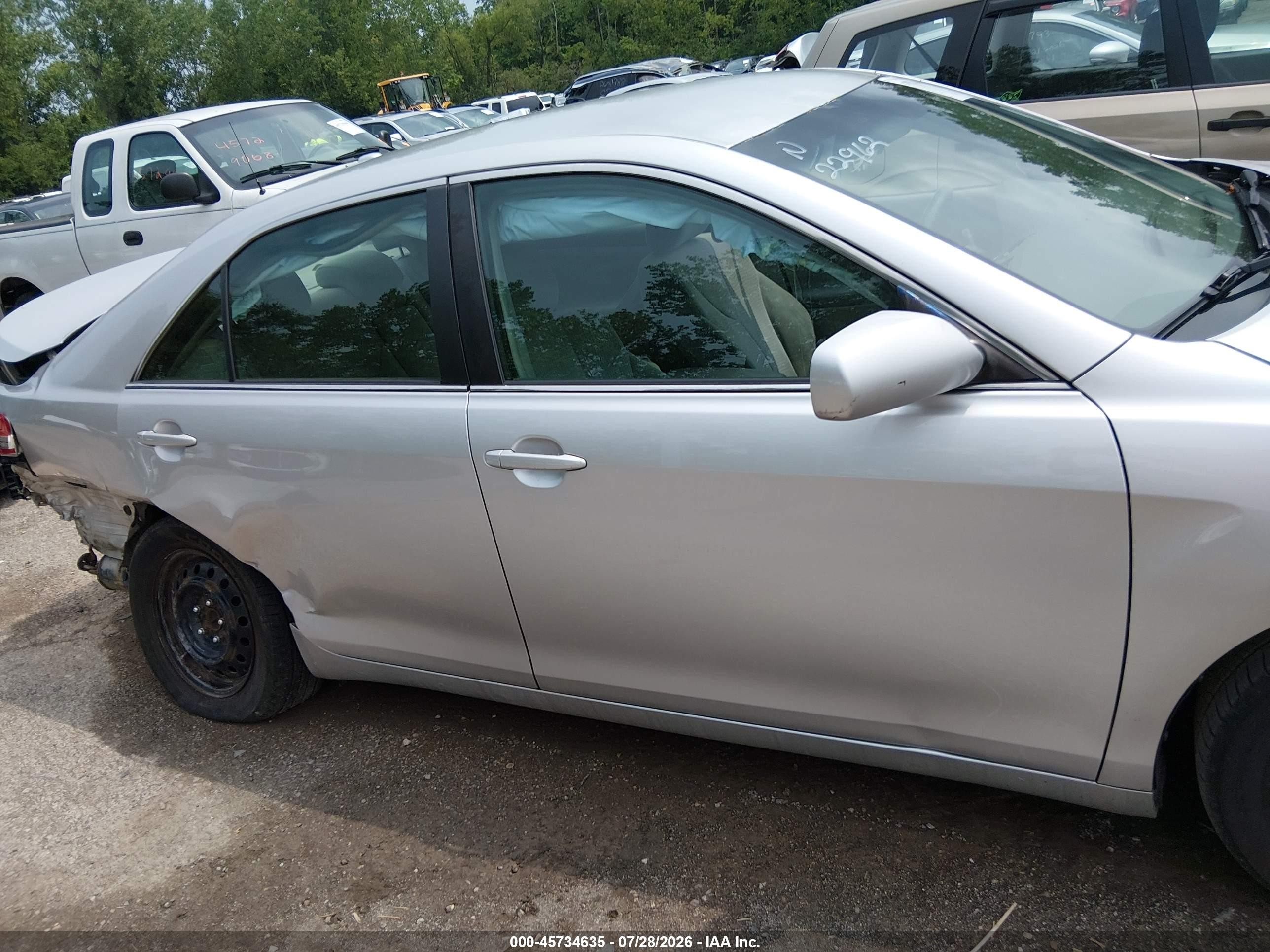 2011 Toyota Camry Le Silver vin: 4T4BF3EK2BR190674
