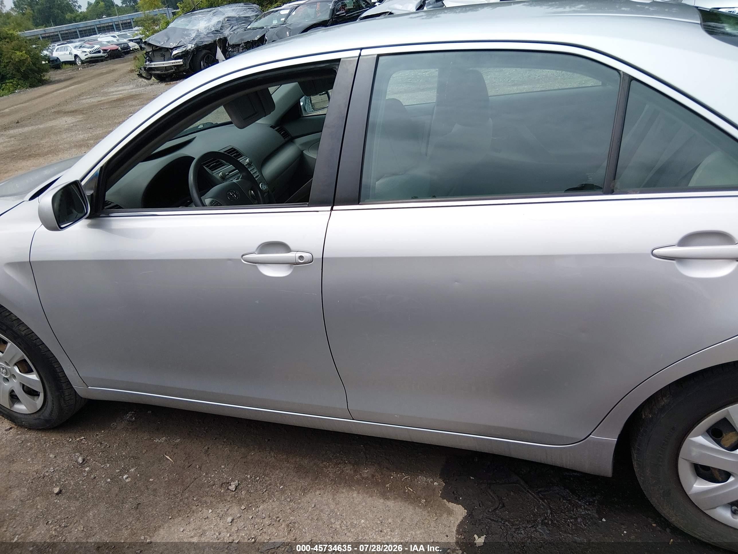2011 Toyota Camry Le Silver vin: 4T4BF3EK2BR190674